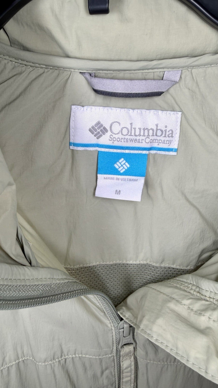 NWT Columbia Women’s Windbreaker Zip-Up Jacket Water Resistant Sage Green Hooded