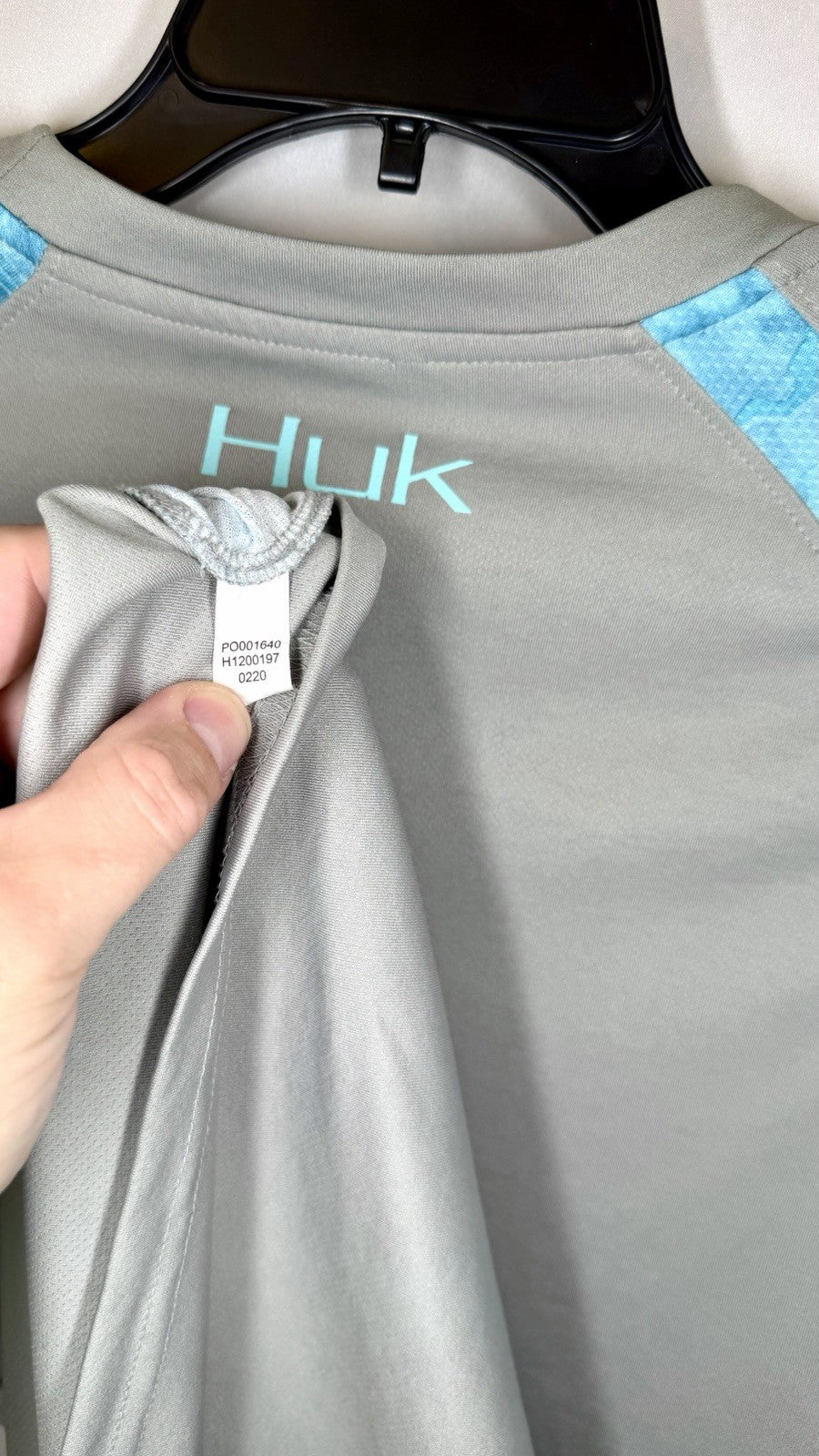 Huk Performance Fishing Shirt Strike Solid Long Sleeve Large Gray w/Blue Logo
