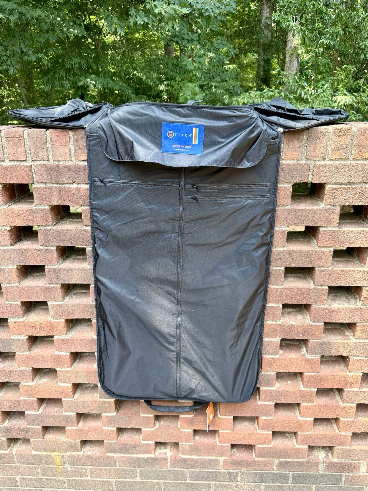STITCH Golf UGB Ultimate Garment Bag 2-in-1 Convertible Duffle Black NWT