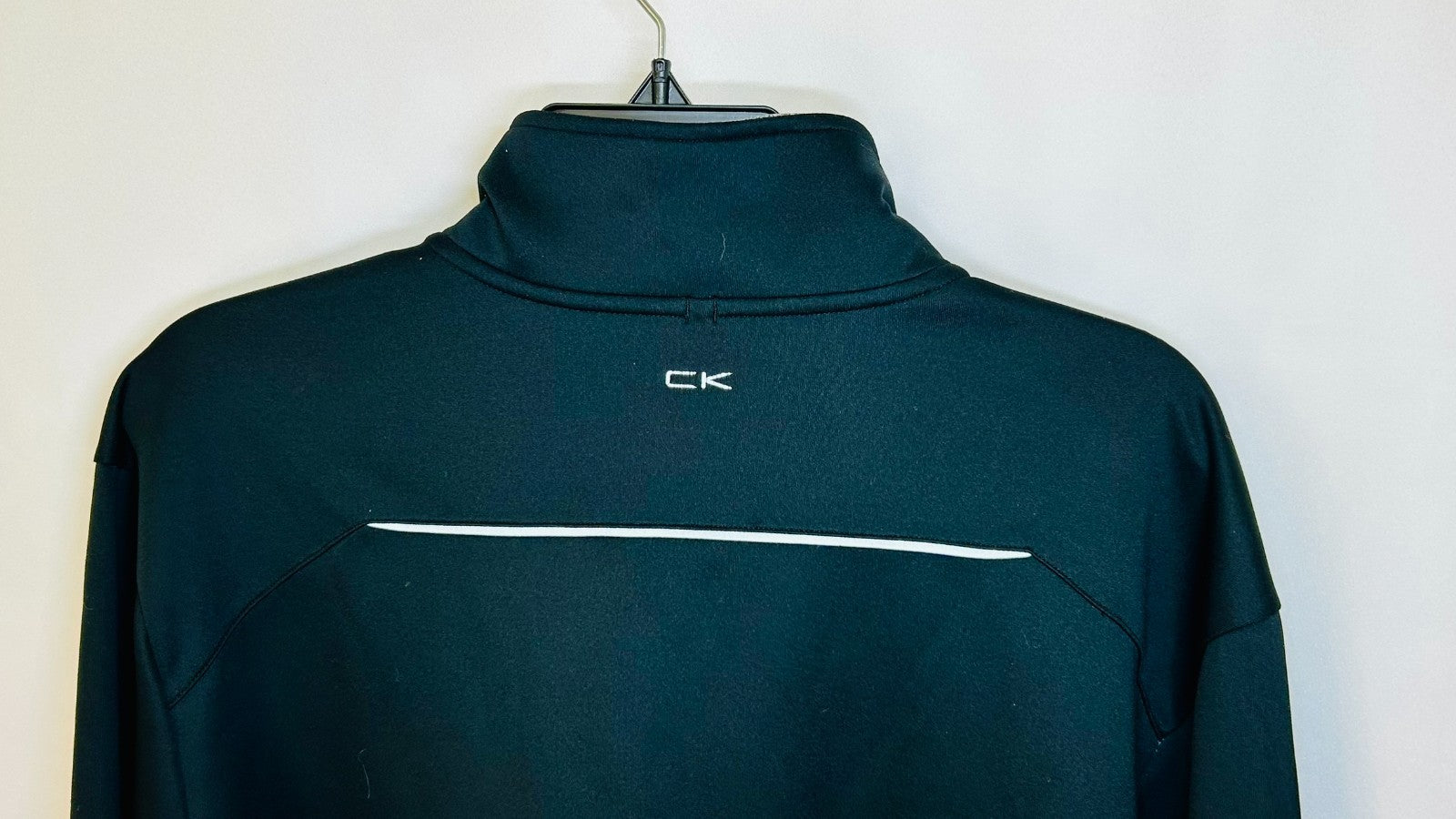 Calvin Klein form fitting 1/4" Zip Jacket Pullover Mock Neck Wind Breaker Size L