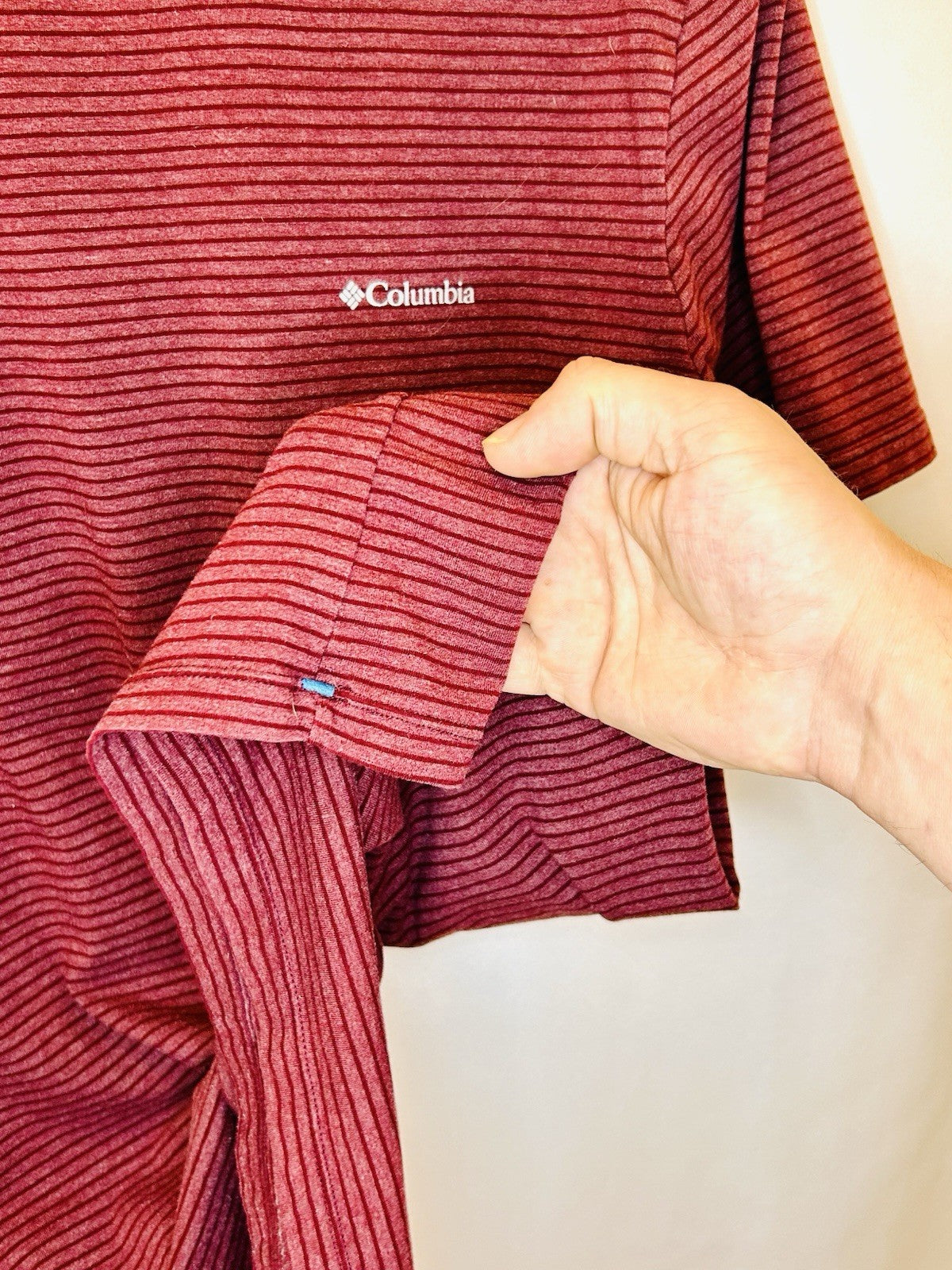 Columbia Sportswear Men’s XL Red Striped Super Soft Crew Neck T-shirt