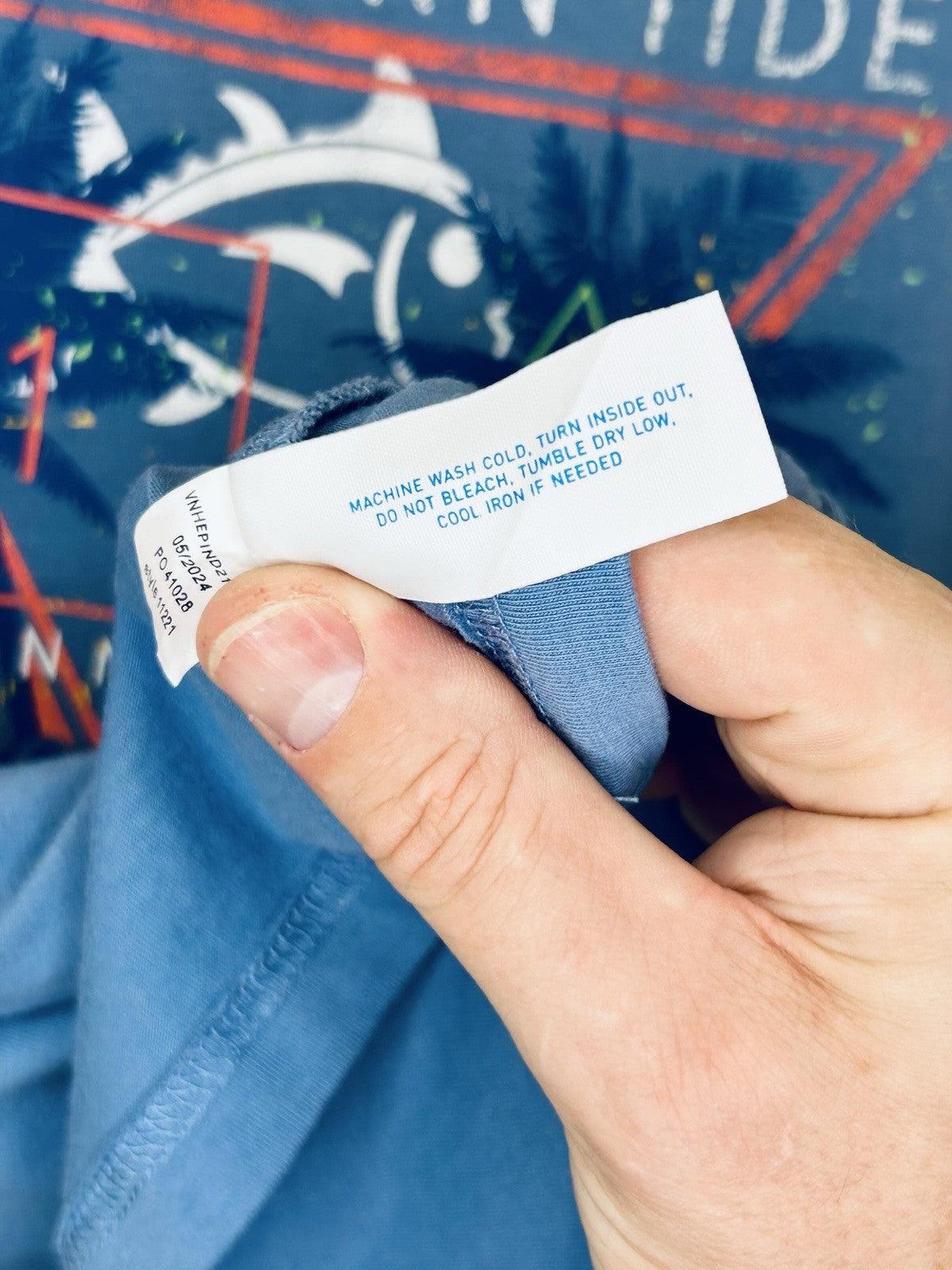 Southern tide Retro Wave Channel Marker LS Tee - Men’s XL