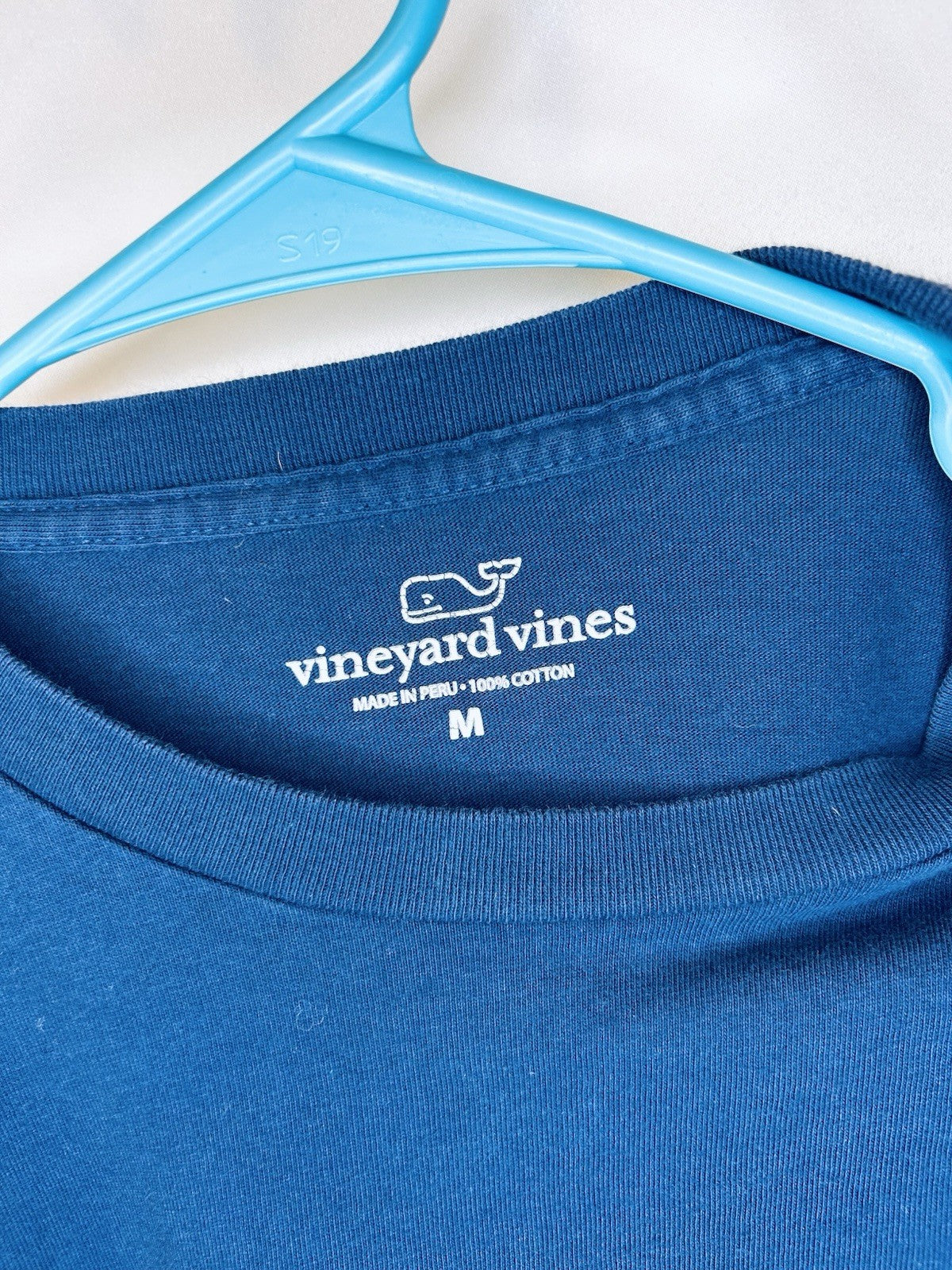 Vineyard Vine Men’s Medium Blue Long Sleeve Graphic Tee | Santa Whale