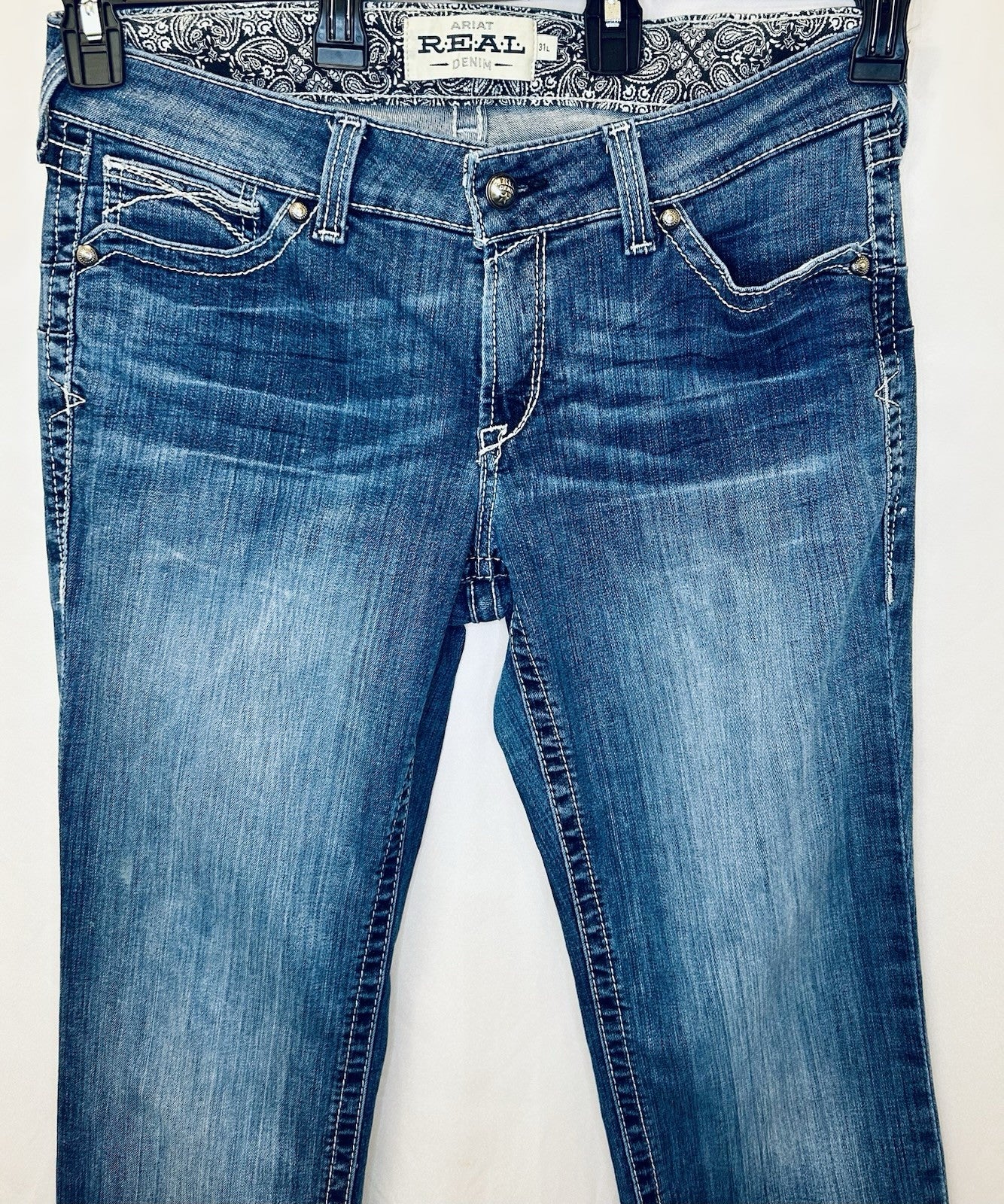 Ariat Real Denim 30L MidRise Straight Jeans | Medium Wash | *Measured To 31x34*