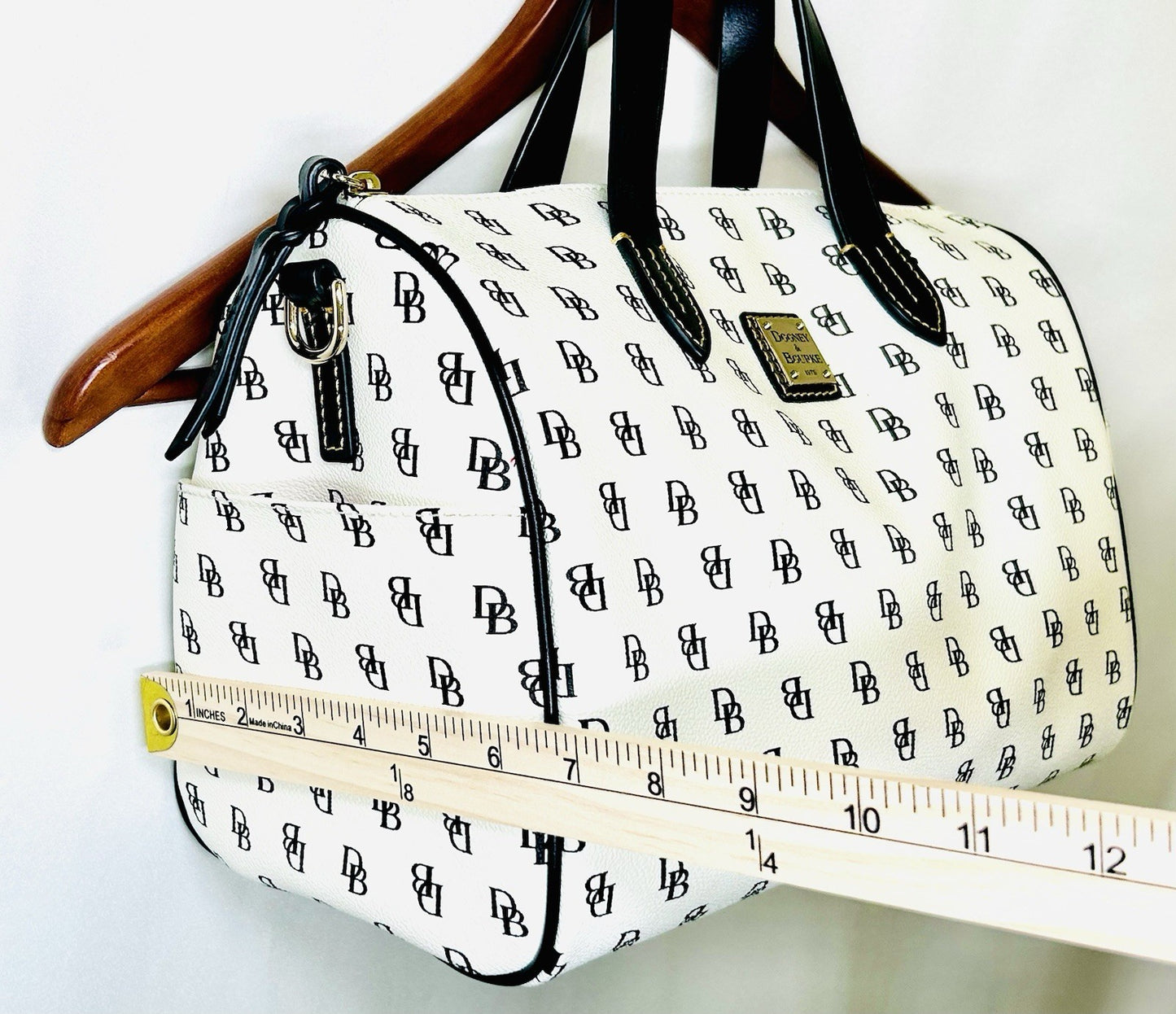 RARE!!! NWOT! Dooney Bourke Greta Olivia Satchel White With Black Leather