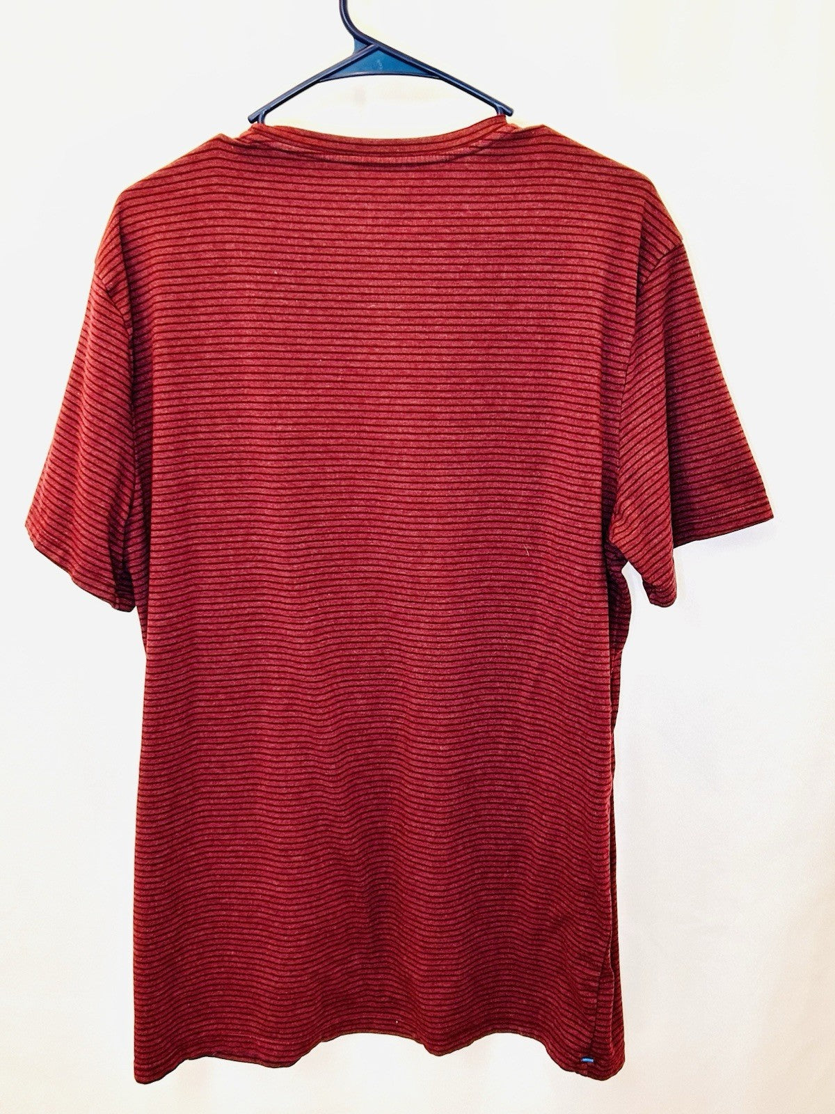 Columbia Sportswear Men’s XL Red Striped Super Soft Crew Neck T-shirt