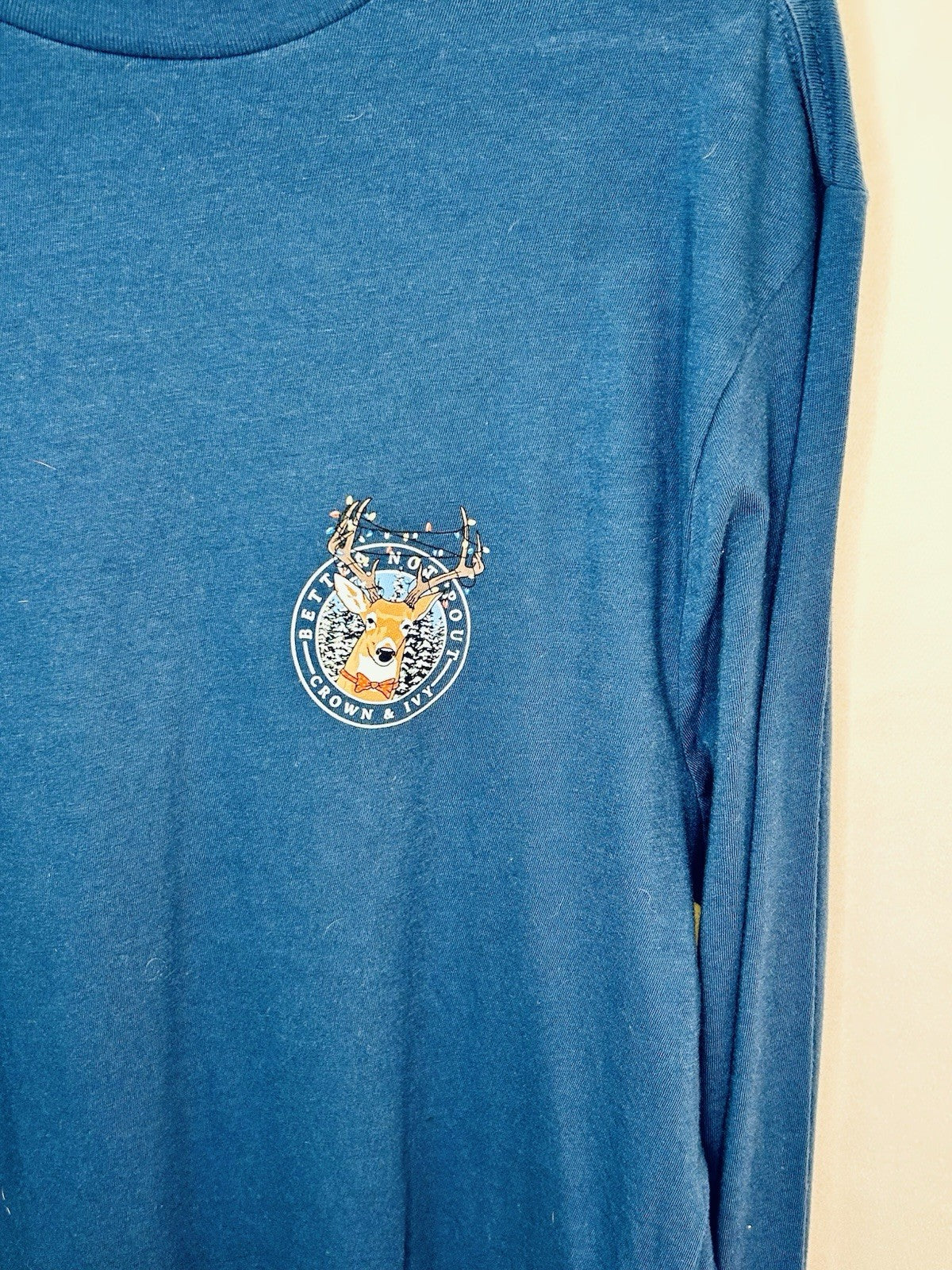 Crown & Ivy Blue Men’s Medium Long Sleeve Graphic Tshirt