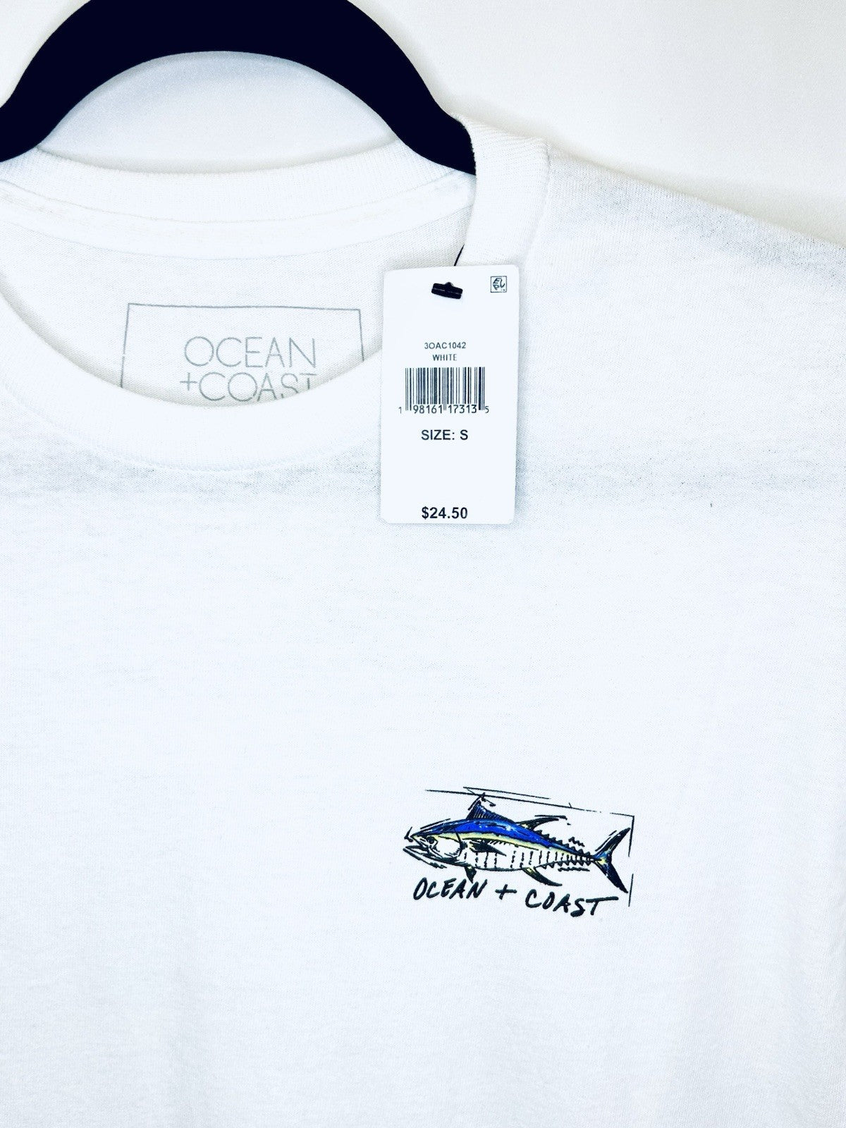 NWT Ocean Coast White Fish Graphic Short Sleeve Shirt - Men’s Small