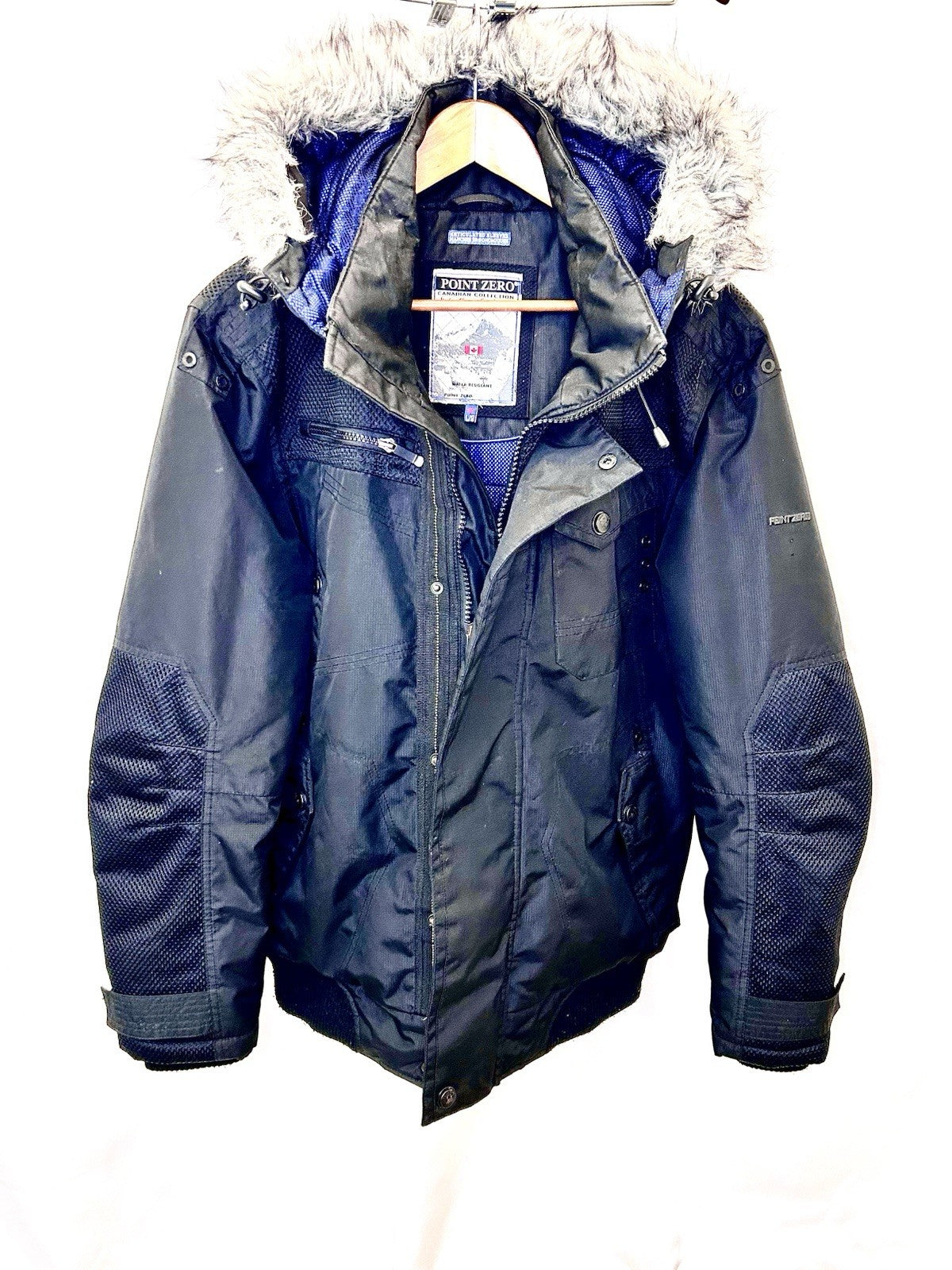 Point Zero Canadian Black/Blue Hooded Jacket Size Men’s Large