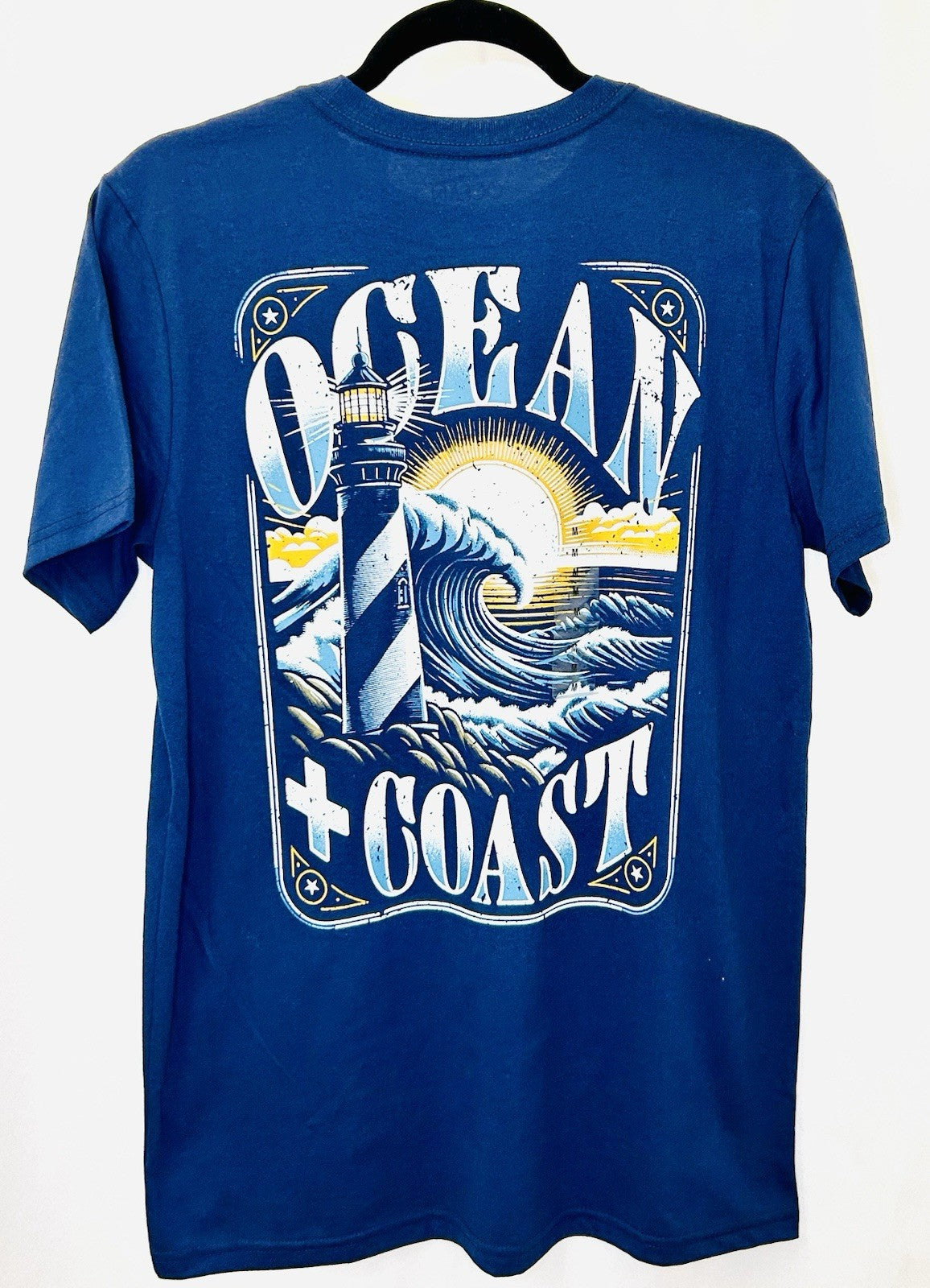 NWT Ocean Coast Lighthouse Graphic Short Sleeve Shirt - Men’s Medium