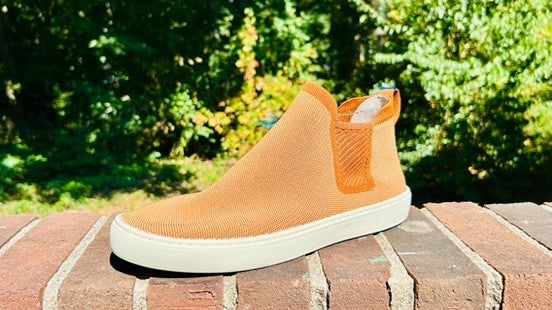 Rothy's Shoes Chelsea Boot Sneaker in Fawn Amber Brown / Size W12.5 & Men's 11