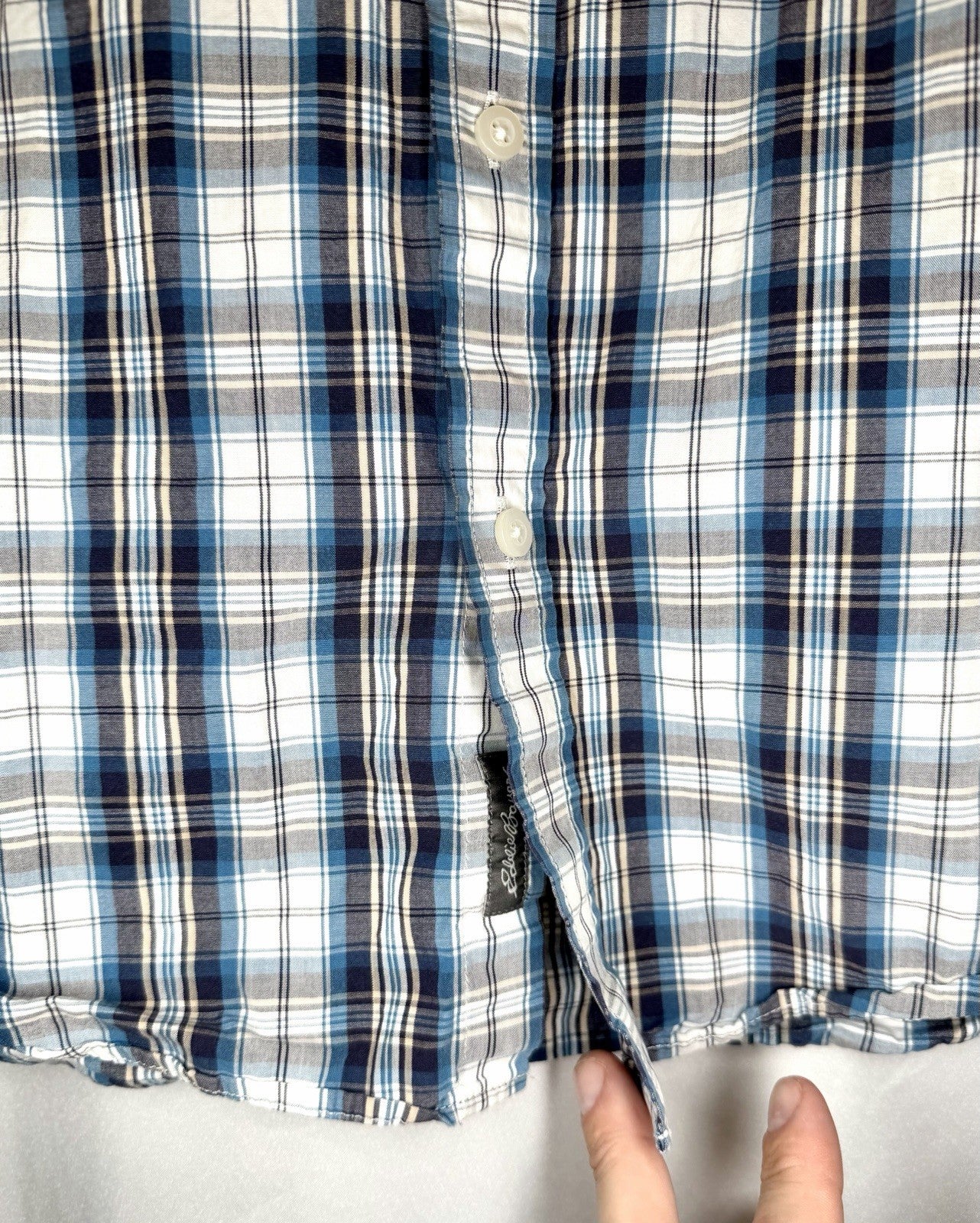 Eddie Bauer Men's Size L Classic Fit Button Down Shirt Long Sleeve Blue Plaid