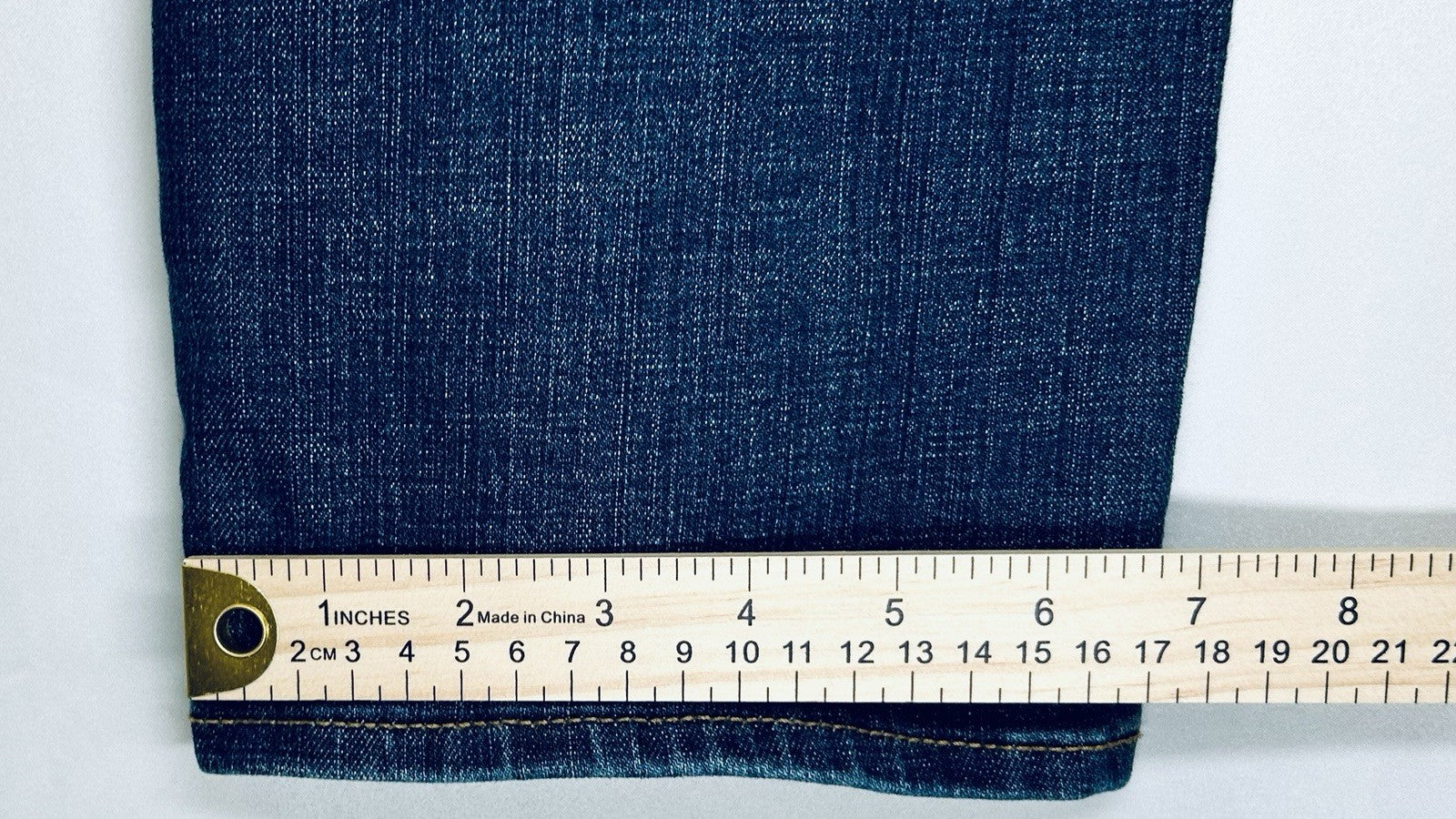 Lucky Brand 410 Athletic Slim - Men’s 32x32 - Medium/Dark Wash - Flawless!