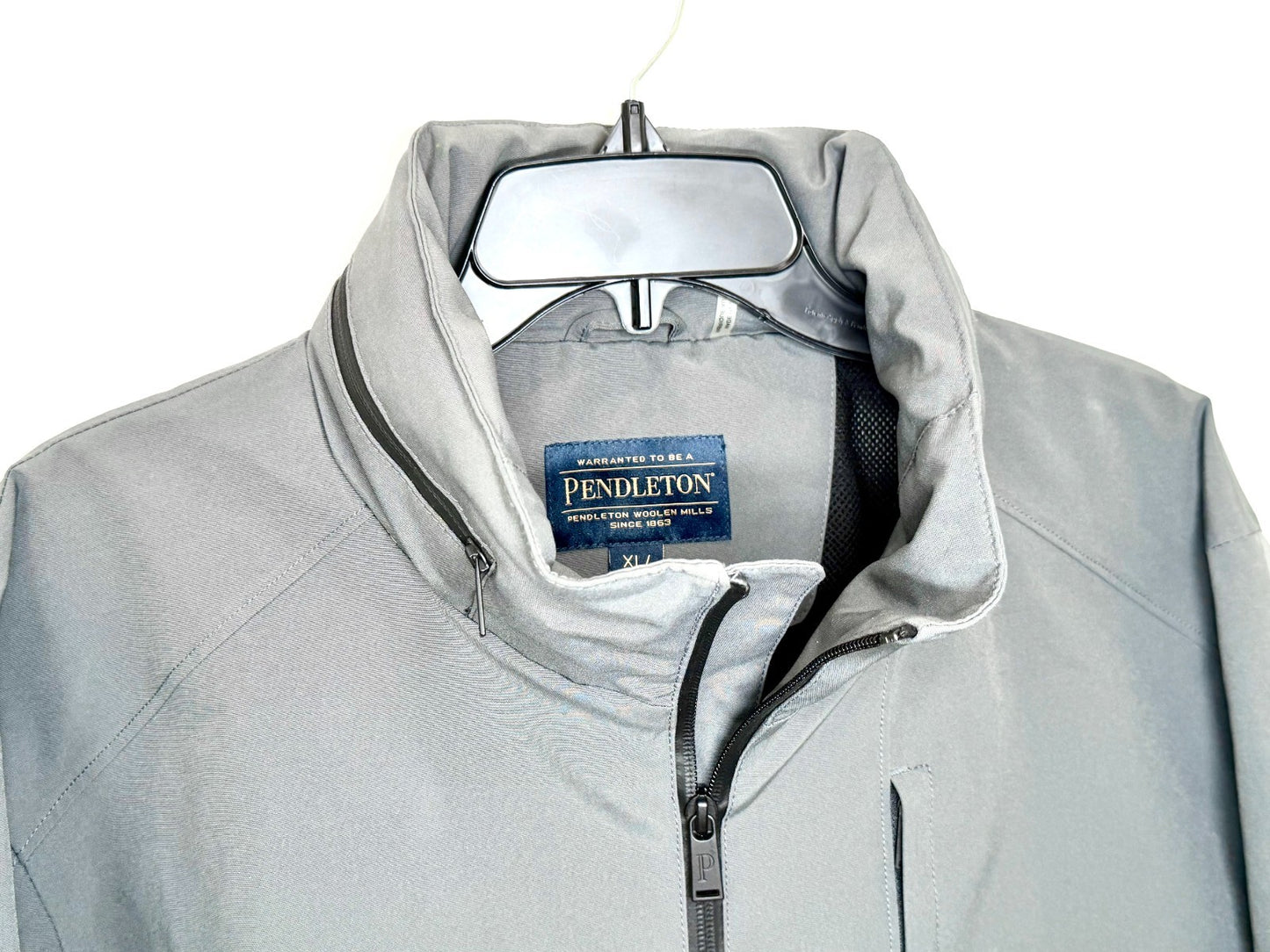 Pendleton Men's XL Gray Lightweight Full Zip Seam Seal Hooded Softshell Jacket