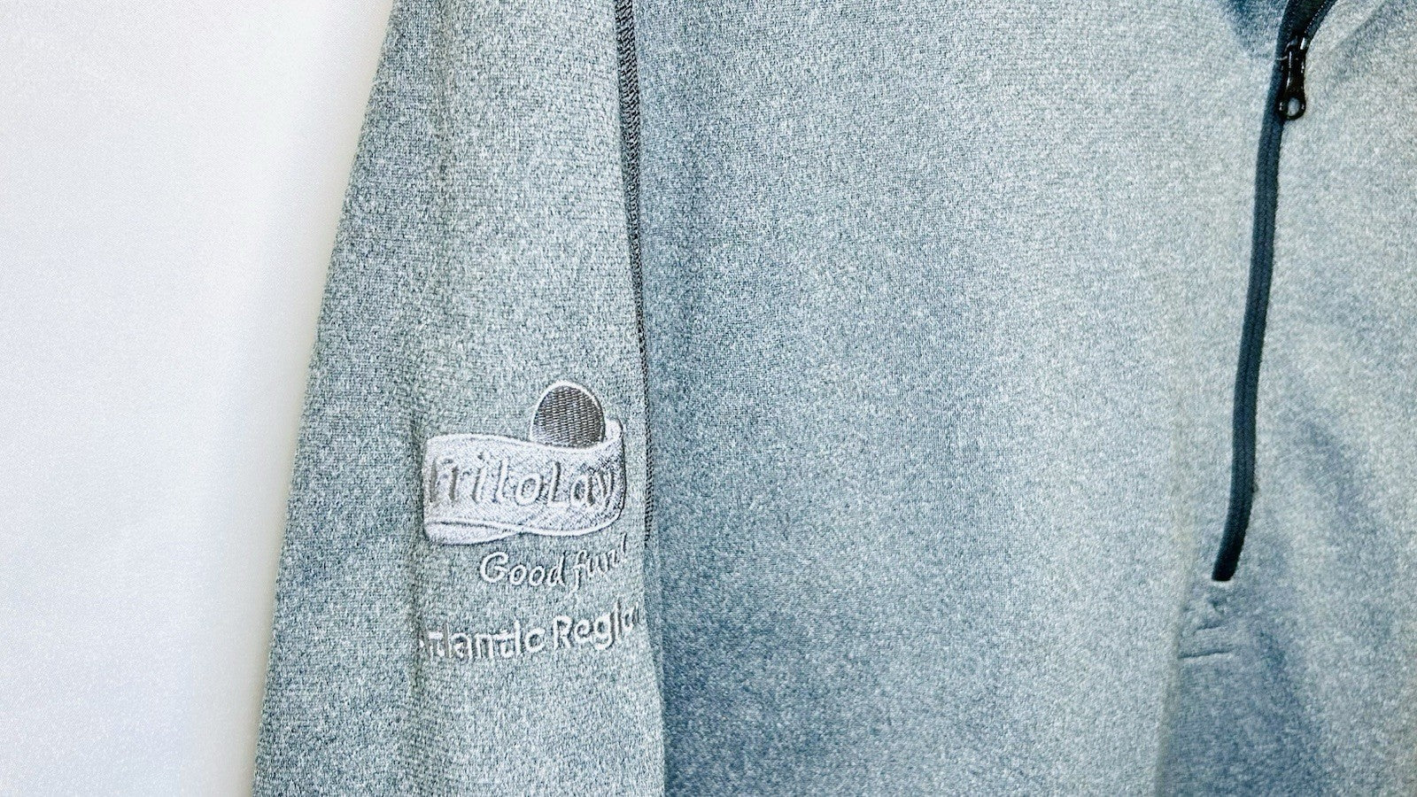 The North Face Mens Tech Essential 1/4 Zip Fleece Pullover Gray Large / FritoLay