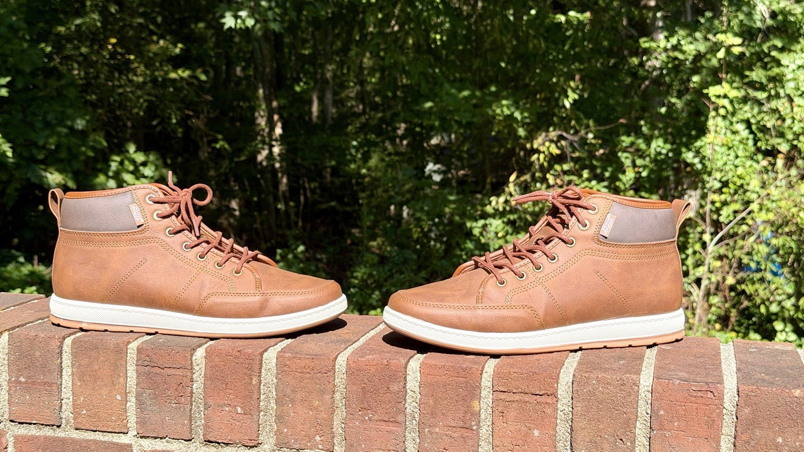 Men’s G. H. Bass & Co. Hi Top Sneakers EUC Shoes Synthetic Upper Brown 10 casual