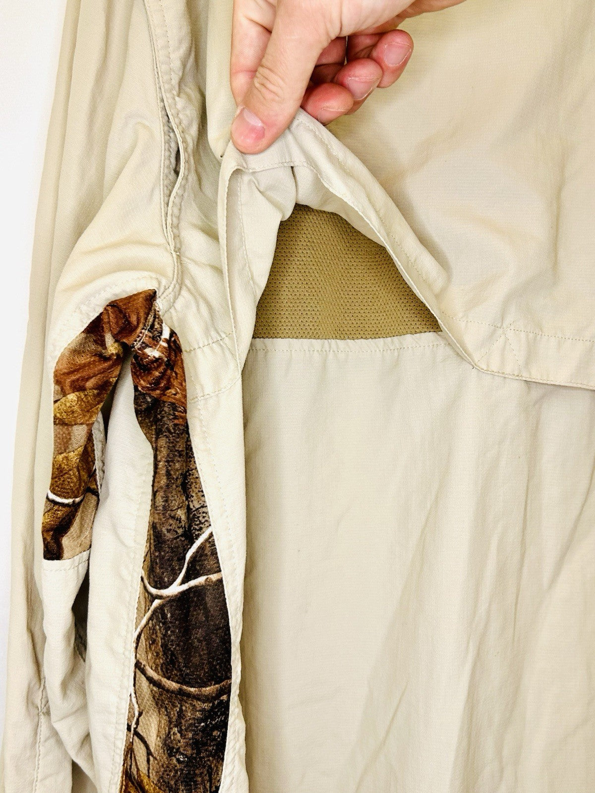 Habit Solar 30+ Factor Beige Realtree Button Up Fishing Men's Shirt 100% Nylon