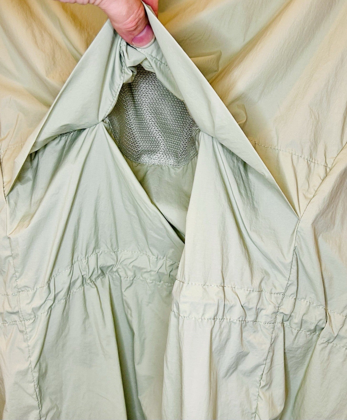 NWT Columbia Women's Medium Light Green Omni-Tech Breathable Jacket / Retail $90