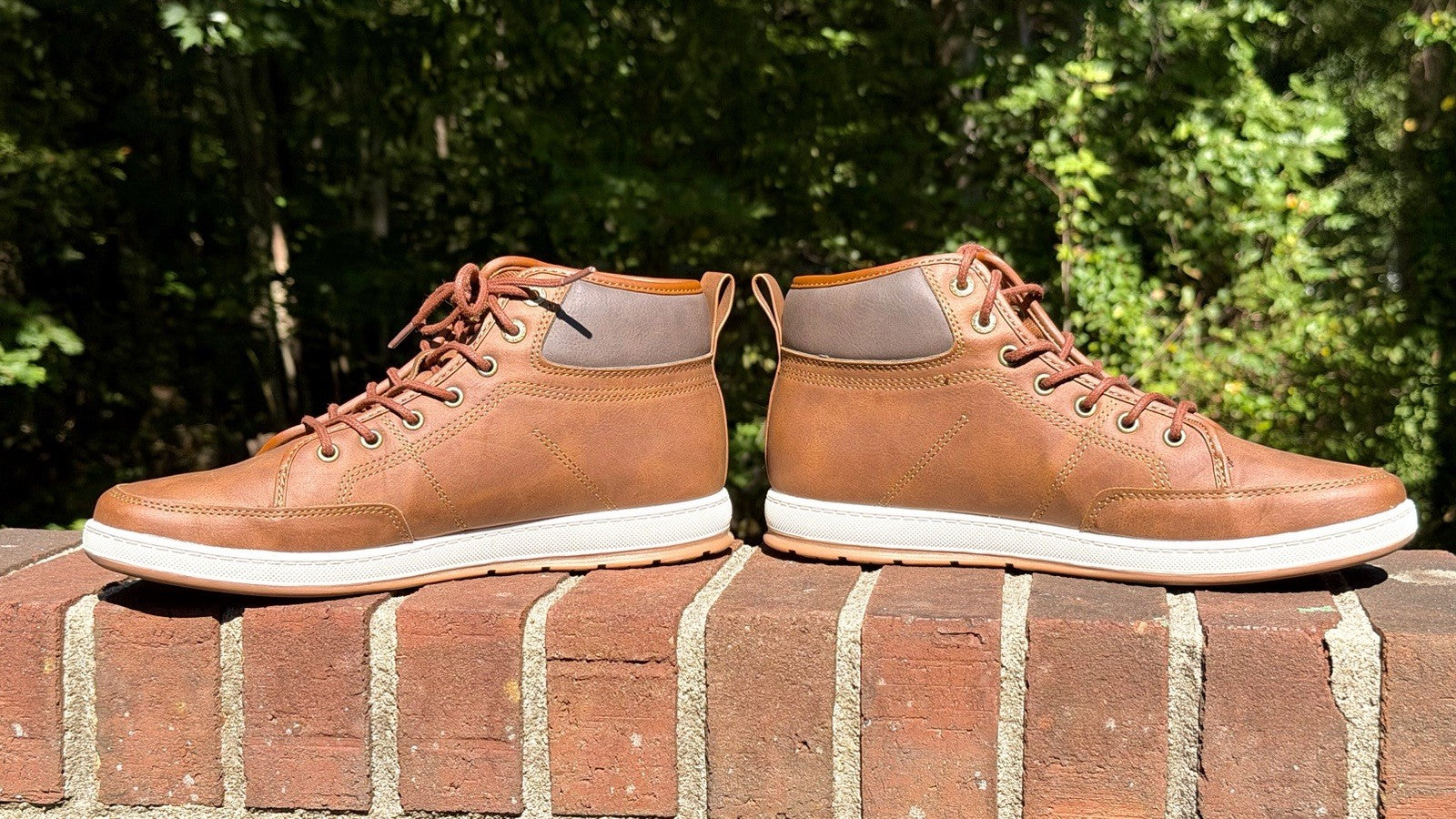 Men’s G. H. Bass & Co. Hi Top Sneakers EUC Shoes Synthetic Upper Brown 10 casual