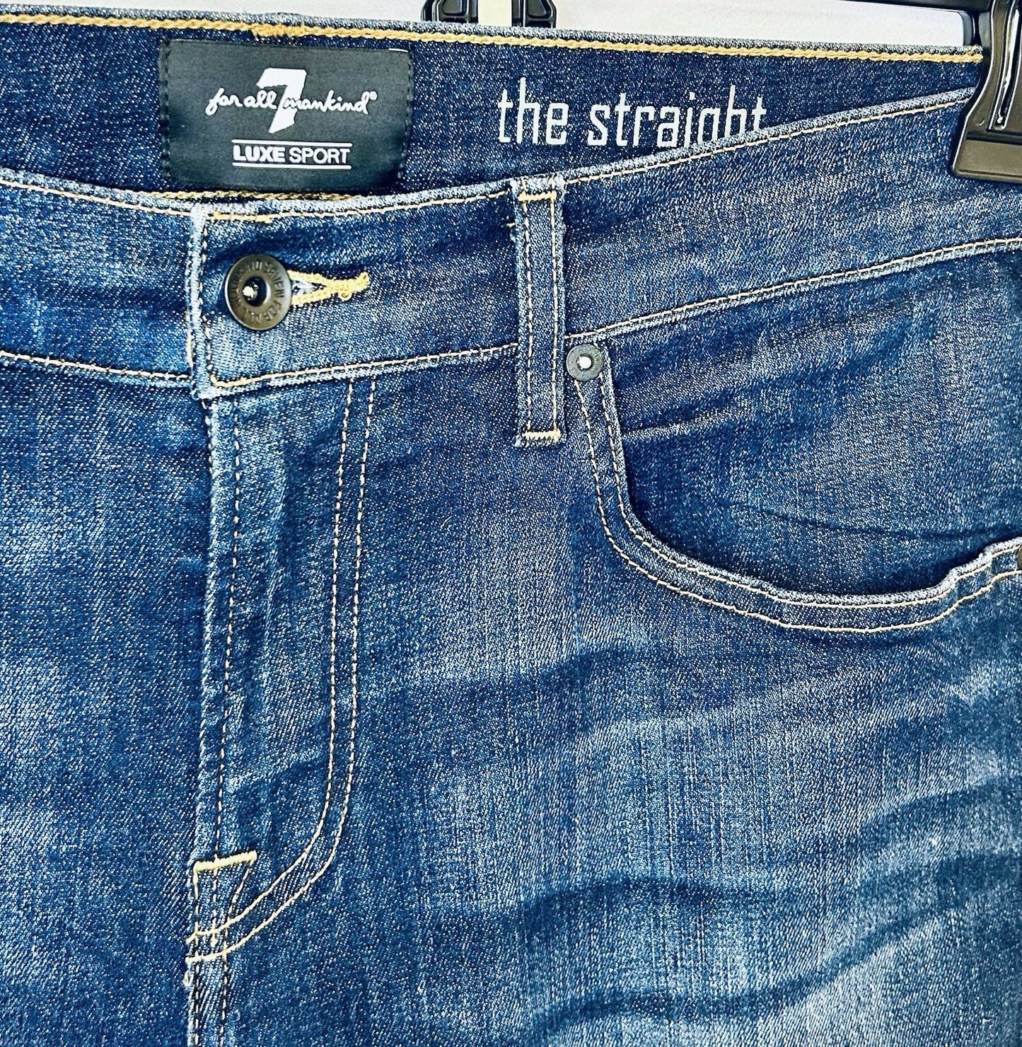 7 For All Mankind Luxe Sport The Straight Size 34 (34x32) Medium Wash Stretchy