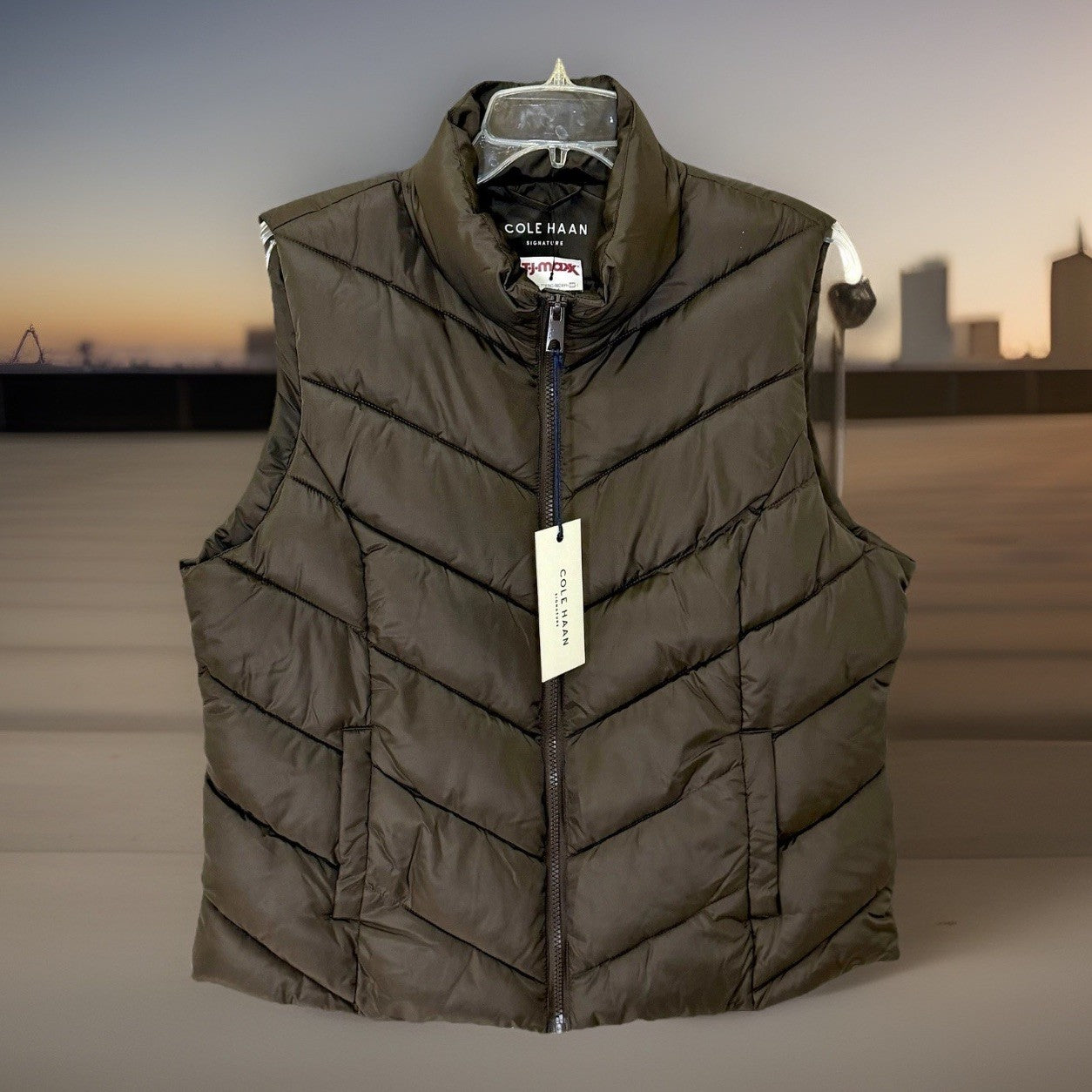 NWT Cole Haan Signature Chevron Quilted Vest / Women’s Large / Chocolate