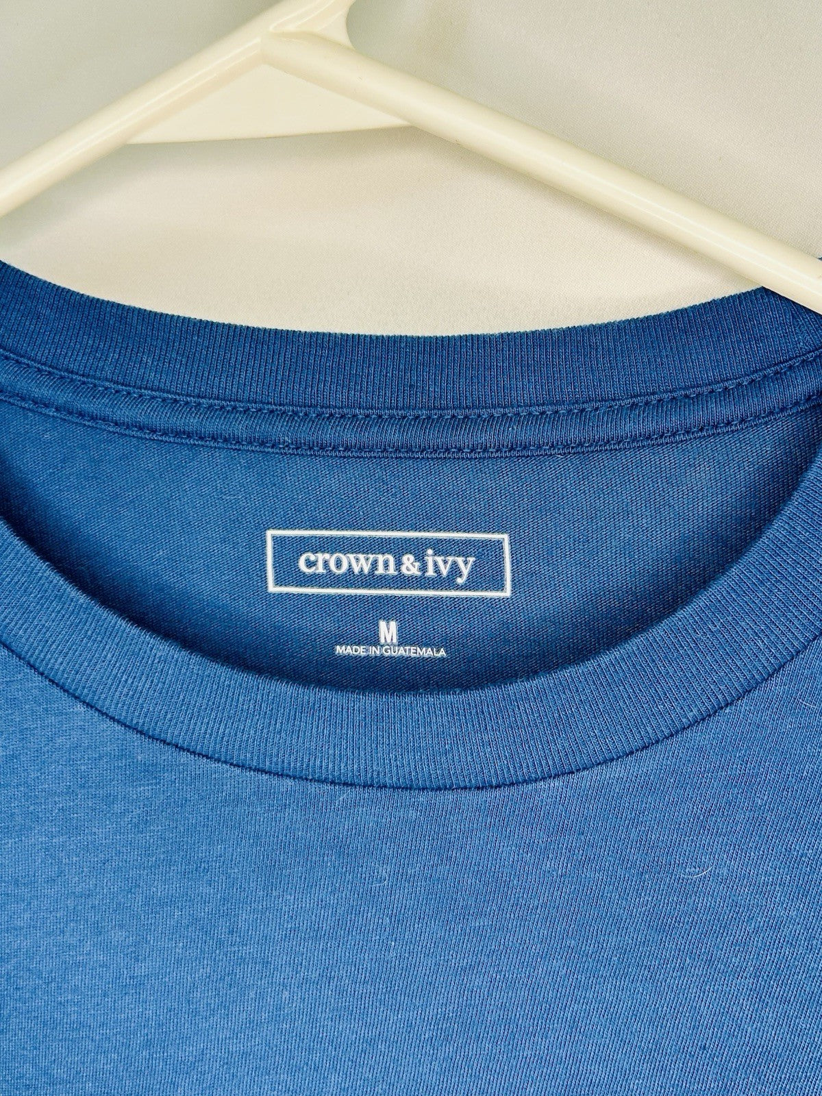 Crown & Ivy Blue Men’s Medium Long Sleeve Graphic Tshirt