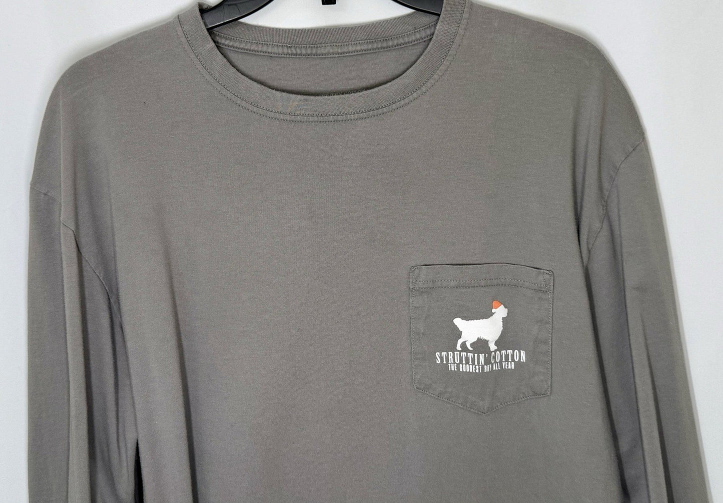Struttin Cotton / Men’s Size Large / Christmas T-shirt / Santa Dog / Pima Cotton