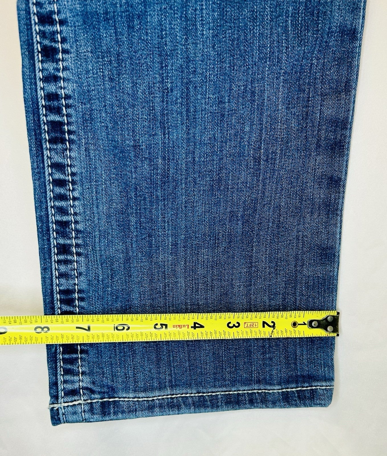 Ariat Real Denim 30L MidRise Straight Jeans | Medium Wash | *Measured To 31x34*