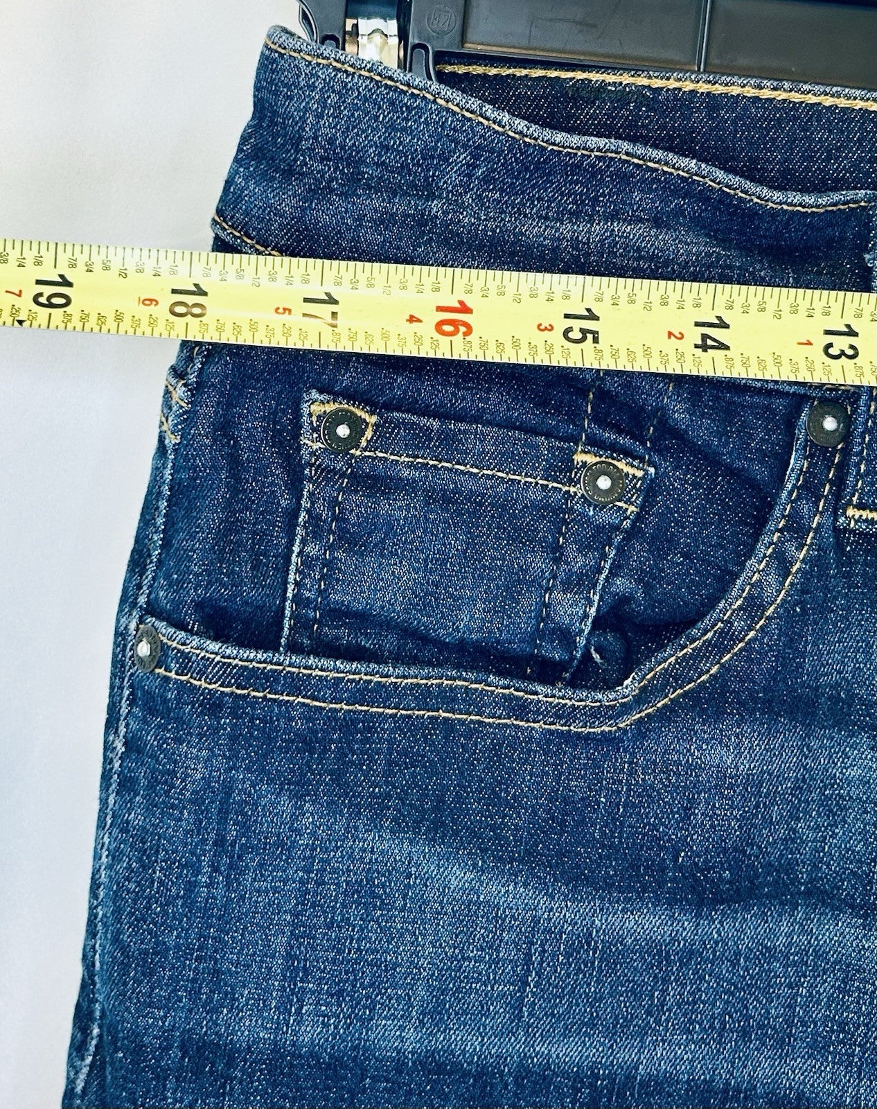 7 For All Mankind Luxe Sport The Straight Size 34 (34x32) Medium Wash Stretchy