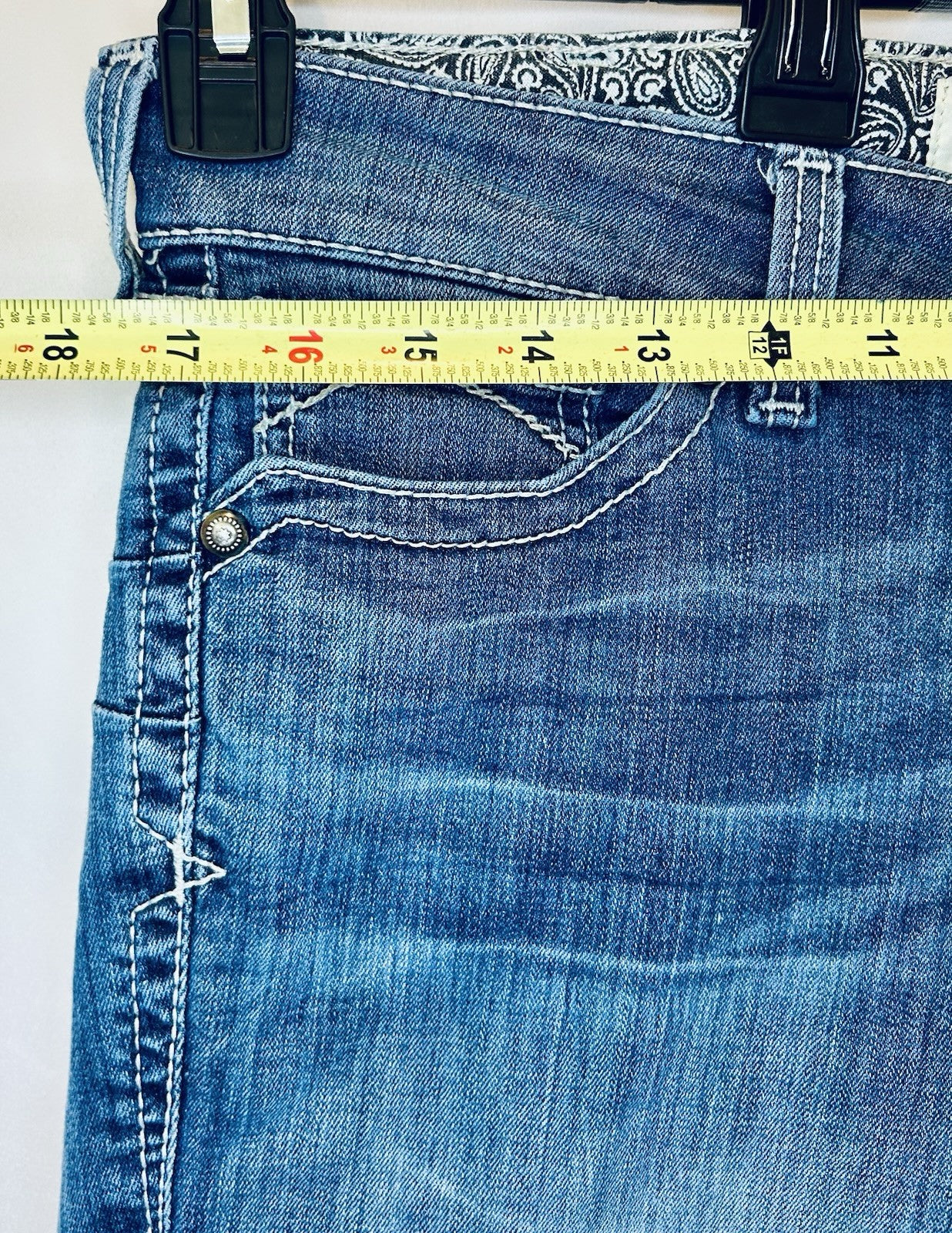 Ariat Real Denim 30L MidRise Straight Jeans | Medium Wash | *Measured To 31x34*