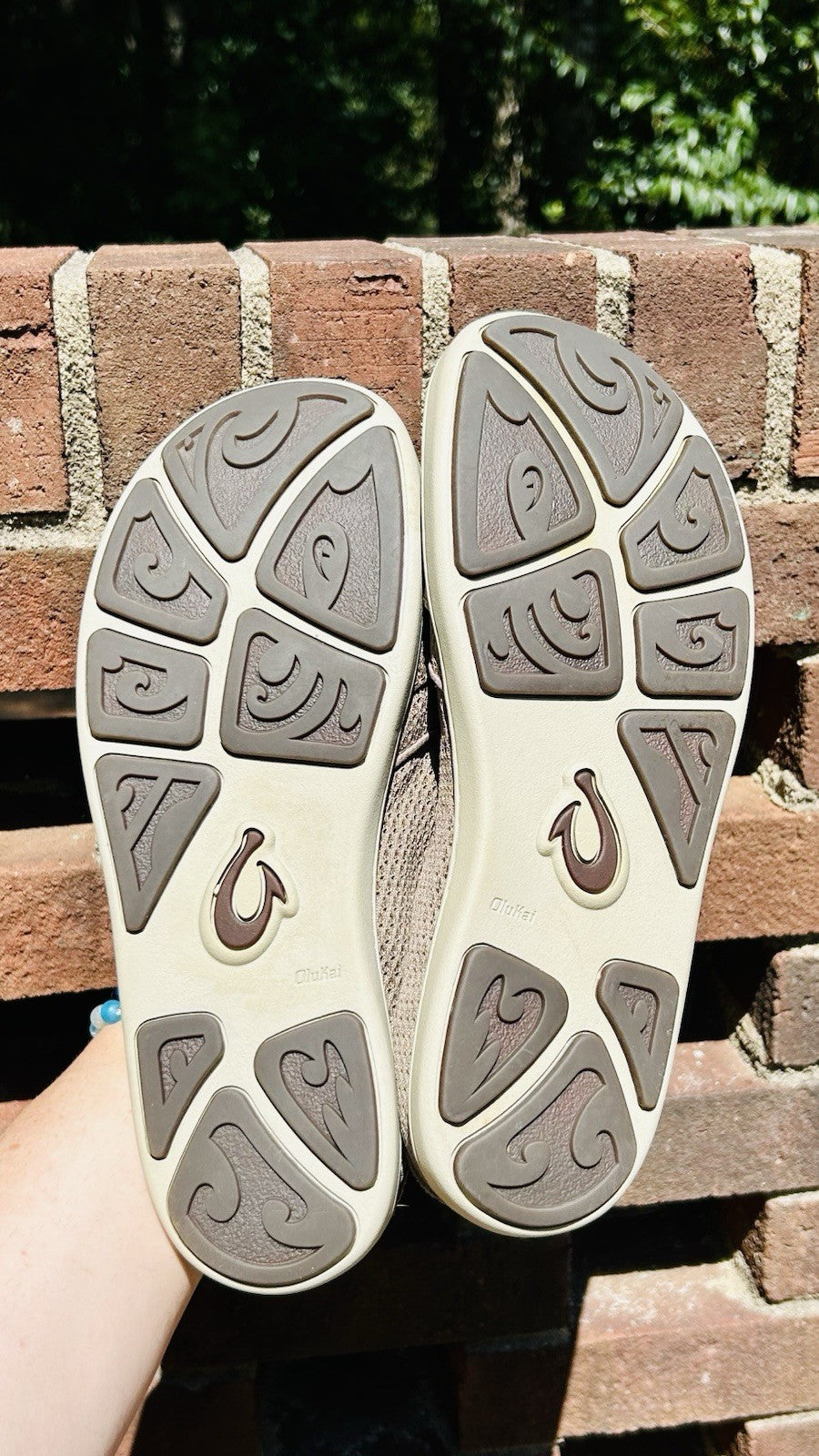 OLUKAI Nohea Mesh Men’s Slip On Sneakers Color Tan Size 9.5