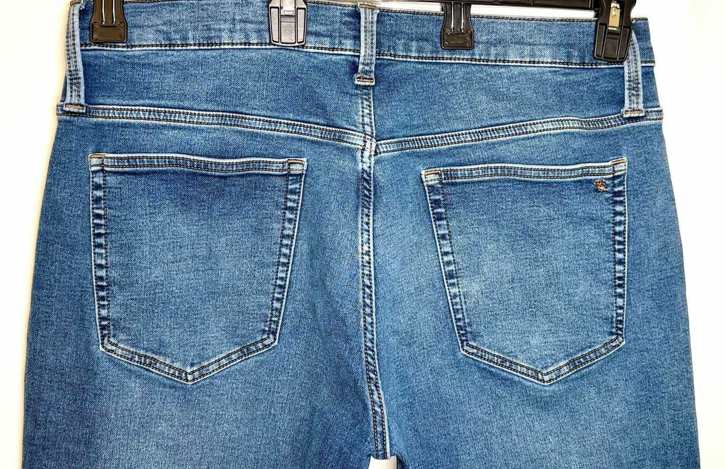 True Craft Athletic Fit Jeans Men’s 36x30 Jeans (Measures 36x26) Medium Wash