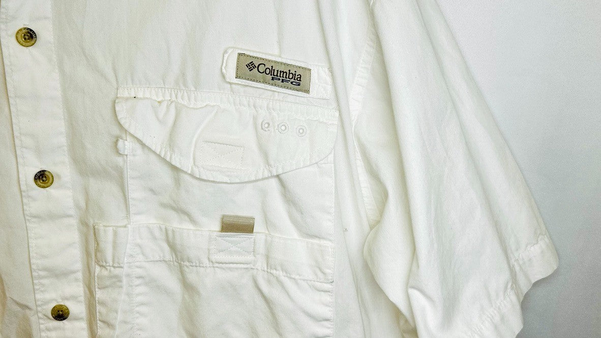 Columbia PFG White Short Sleeve Fishing Shirt Mens Size Medium Vented Outdoors `