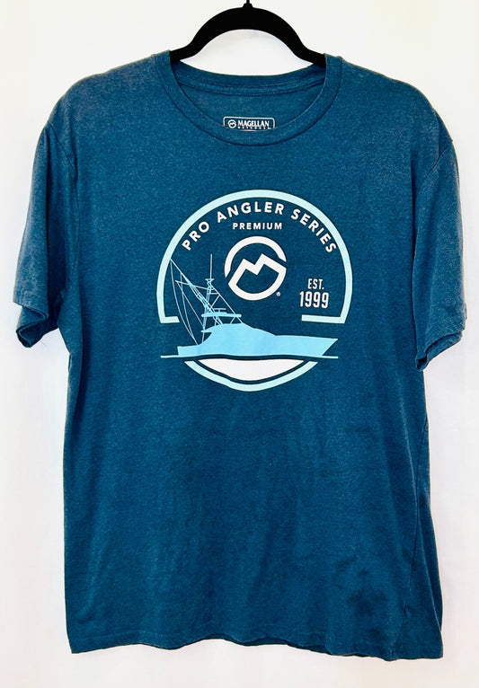 Magellan Outdoors Pro Angler Series Grey/Blue Graphic Tee - Men's Large