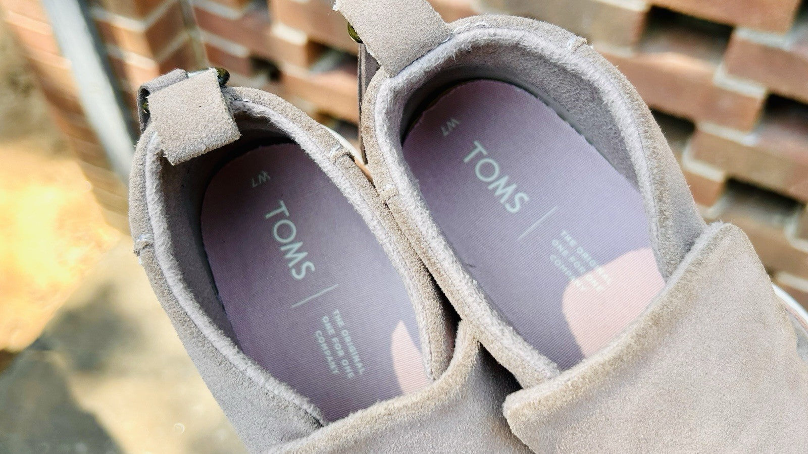 Toms Shoes Womens 7 Paxton Mid Cut Slip On Sneakers Brown Suede Back Zip Casual