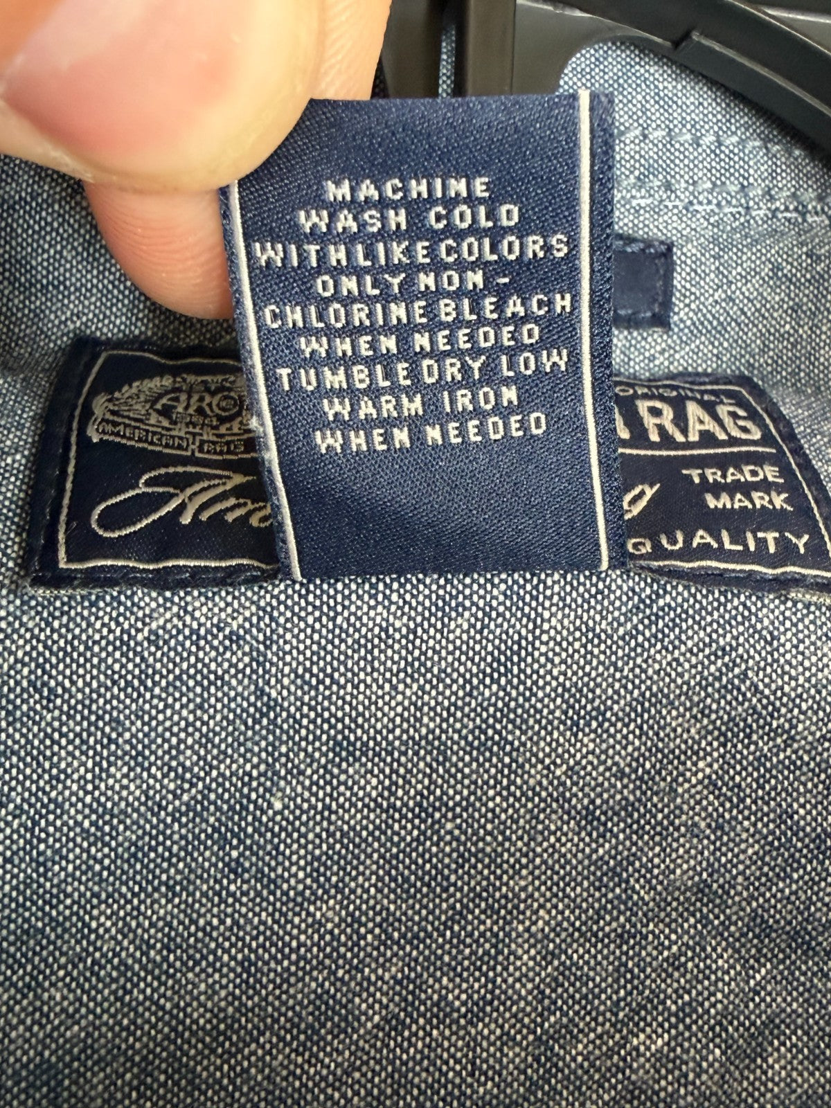 American Rag Mens Shirt XL Blue Chambray Crosshatch Long Sleeve Double Pocket
