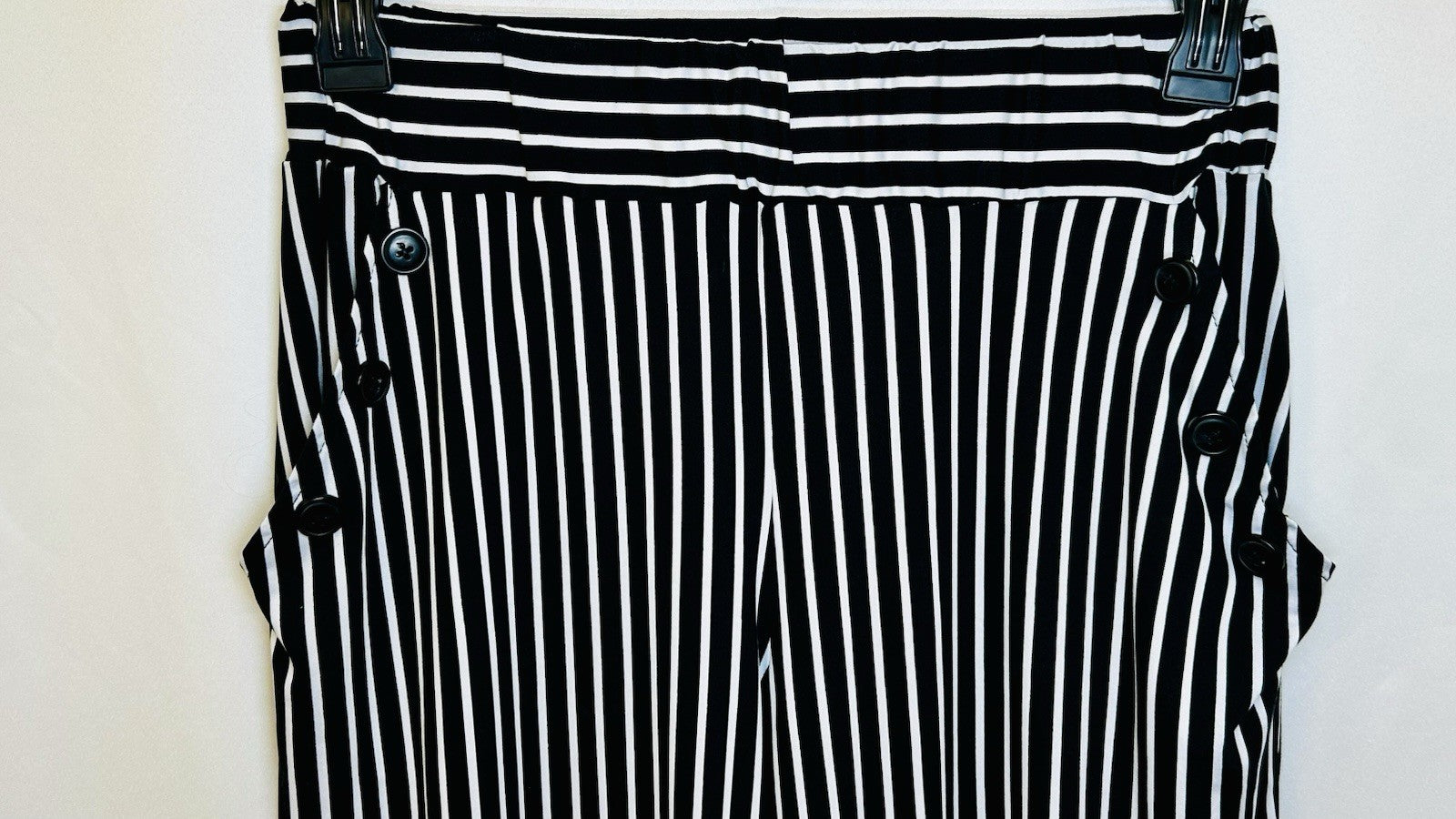 Robert Louis Stretchy Pants White/Black Pen Stripe Size M Pull On Wide Leg