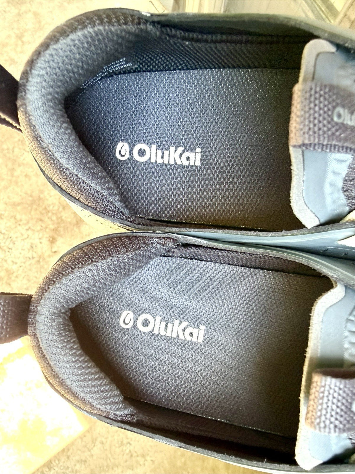 OluKai Makiki Womens Size 9 Trail Running Shoes Dark Gray Suede Worn Once VGC