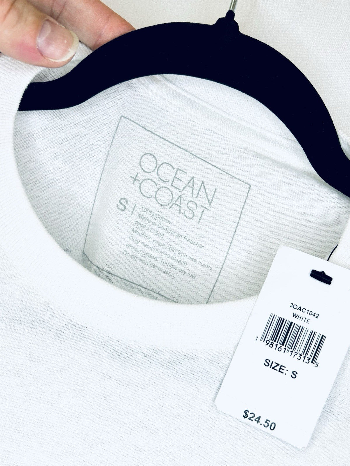 NWT Ocean Coast White Fish Graphic Short Sleeve Shirt - Men’s Small