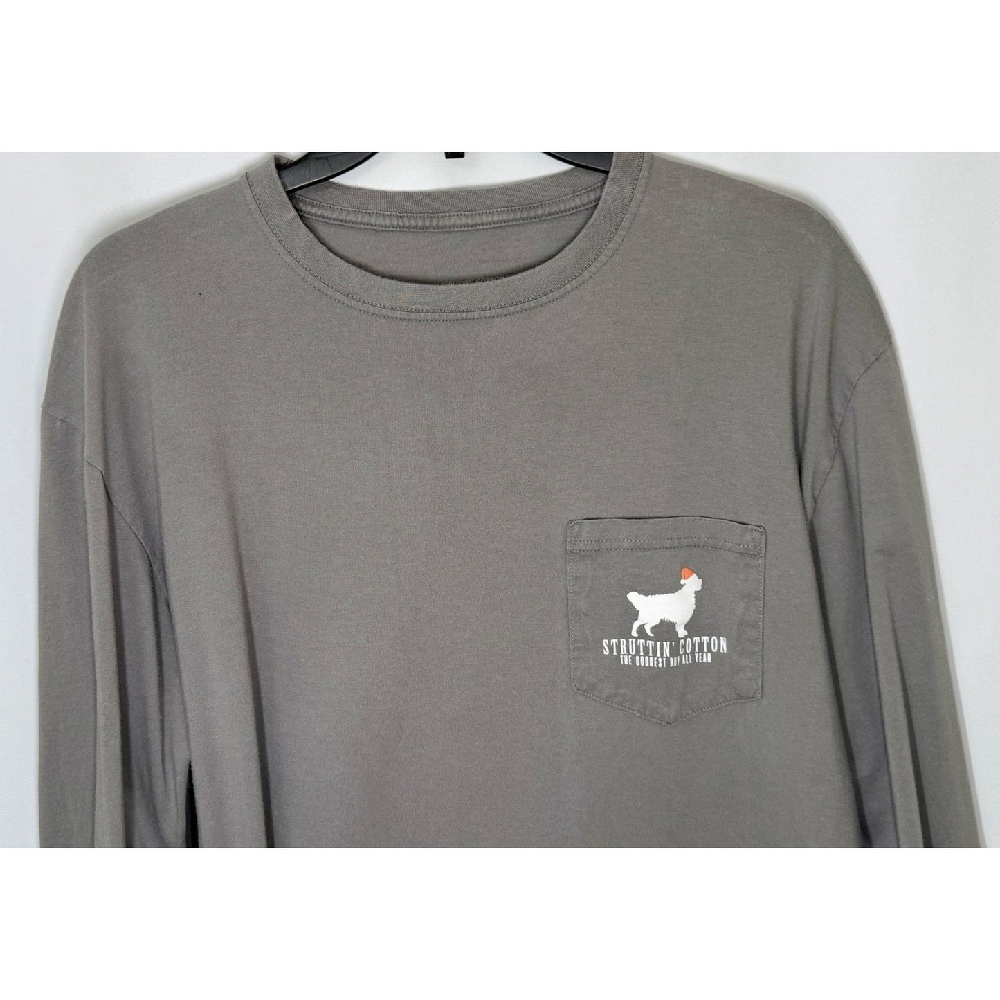 Struttin Cotton / Men’s Size Large / Christmas T-shirt / Santa Dog / Pima Cotton