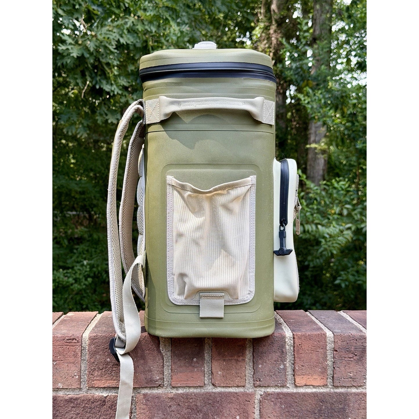 Bushnell 24 Can Leakproof Backpack Cooler Green Waterproof Used Once MINT