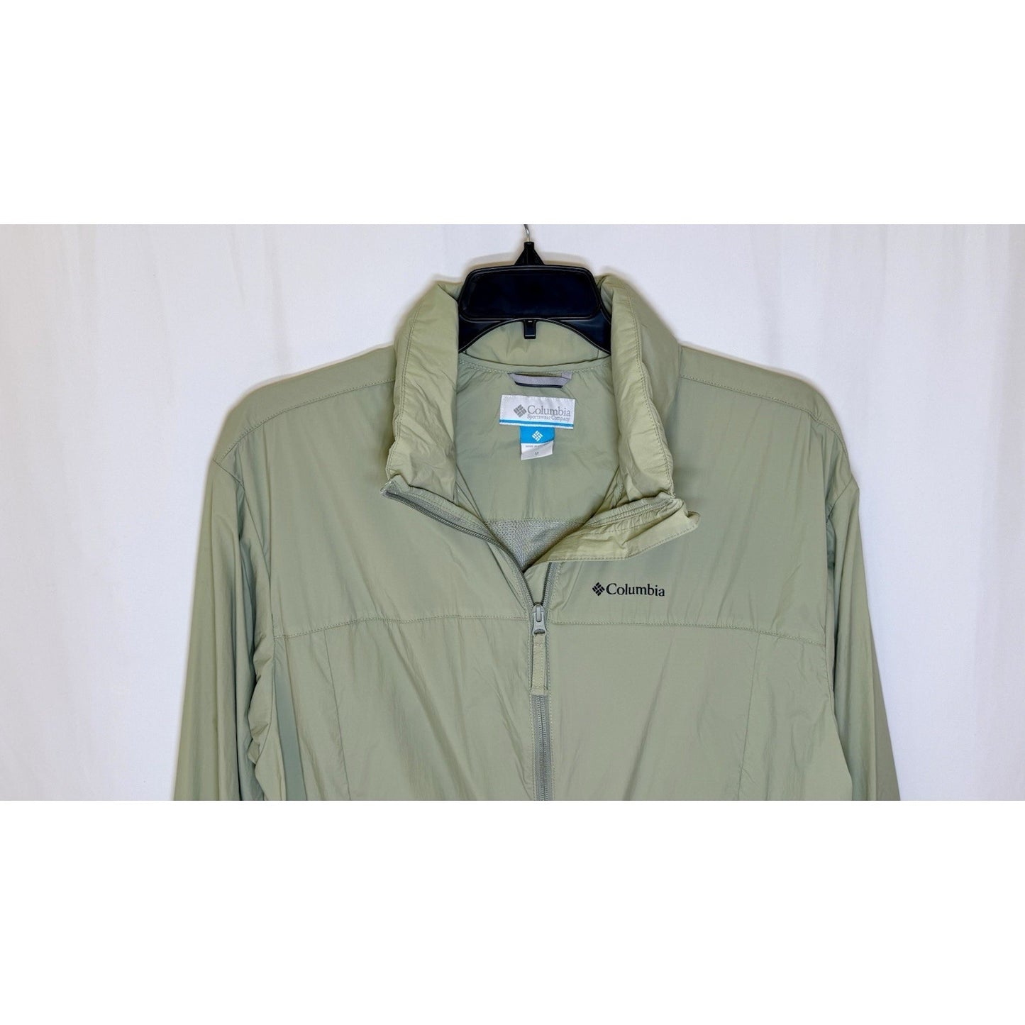 NWT Columbia Women’s Windbreaker Zip-Up Jacket Water Resistant Sage Green Hooded