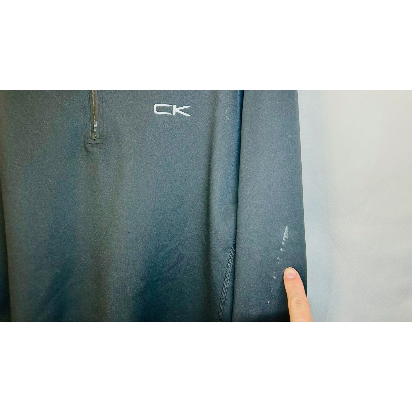 Calvin Klein form fitting 1/4" Zip Jacket Pullover Mock Neck Wind Breaker Size L