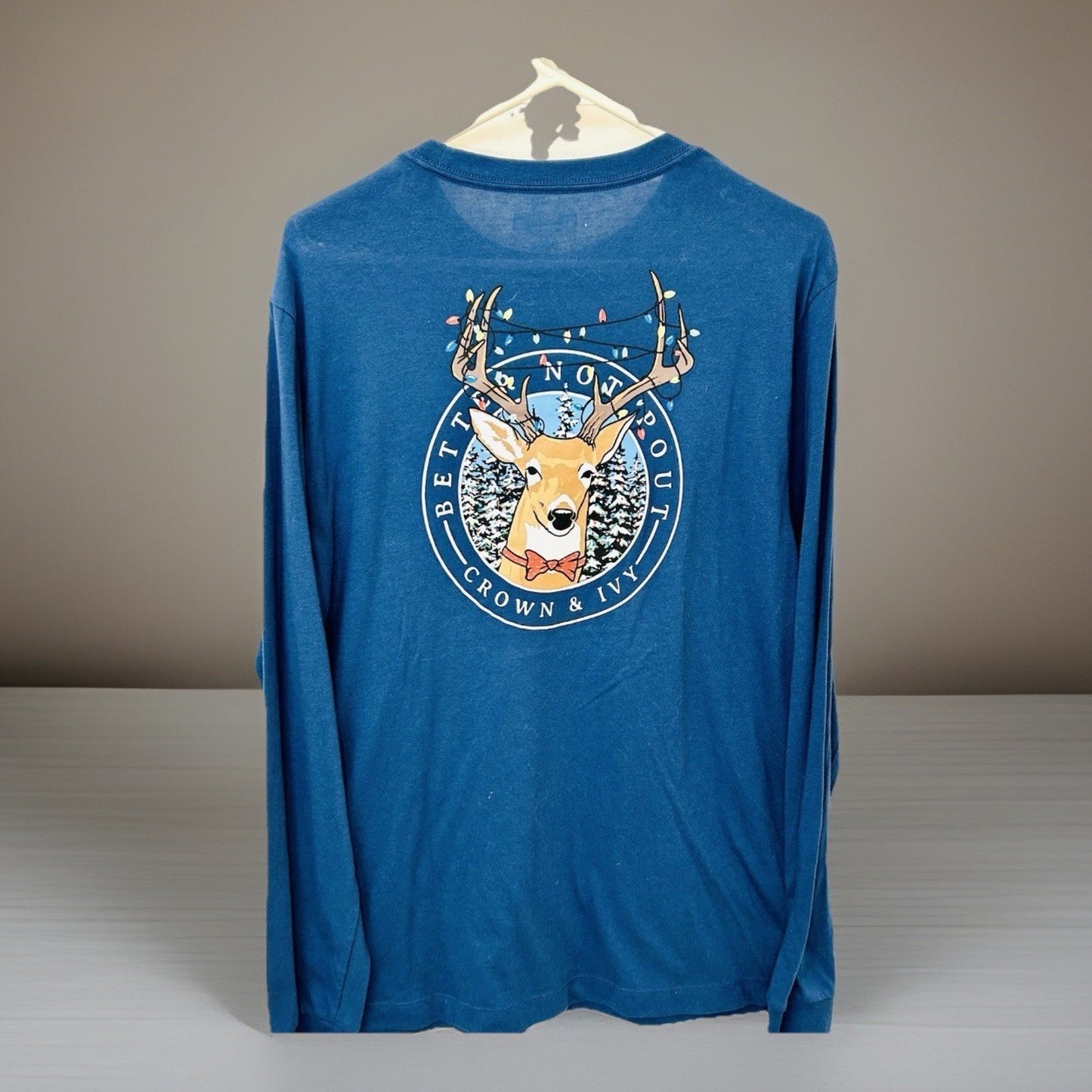 Crown & Ivy Blue Men’s Medium Long Sleeve Graphic Tshirt