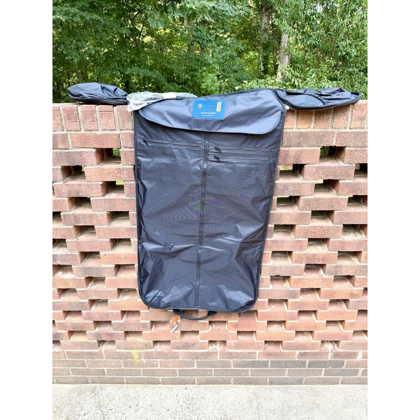 STITCH Golf UGB Ultimate Garment Bag 2-in-1 Convertible Duffle Black NWT