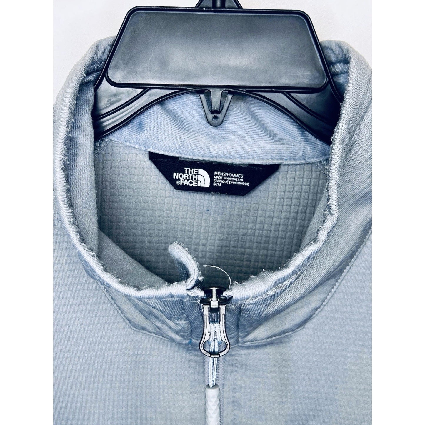 The North Face Men’s 1/4 Zip Pullover Sweater Gray Medium Long Sleeve