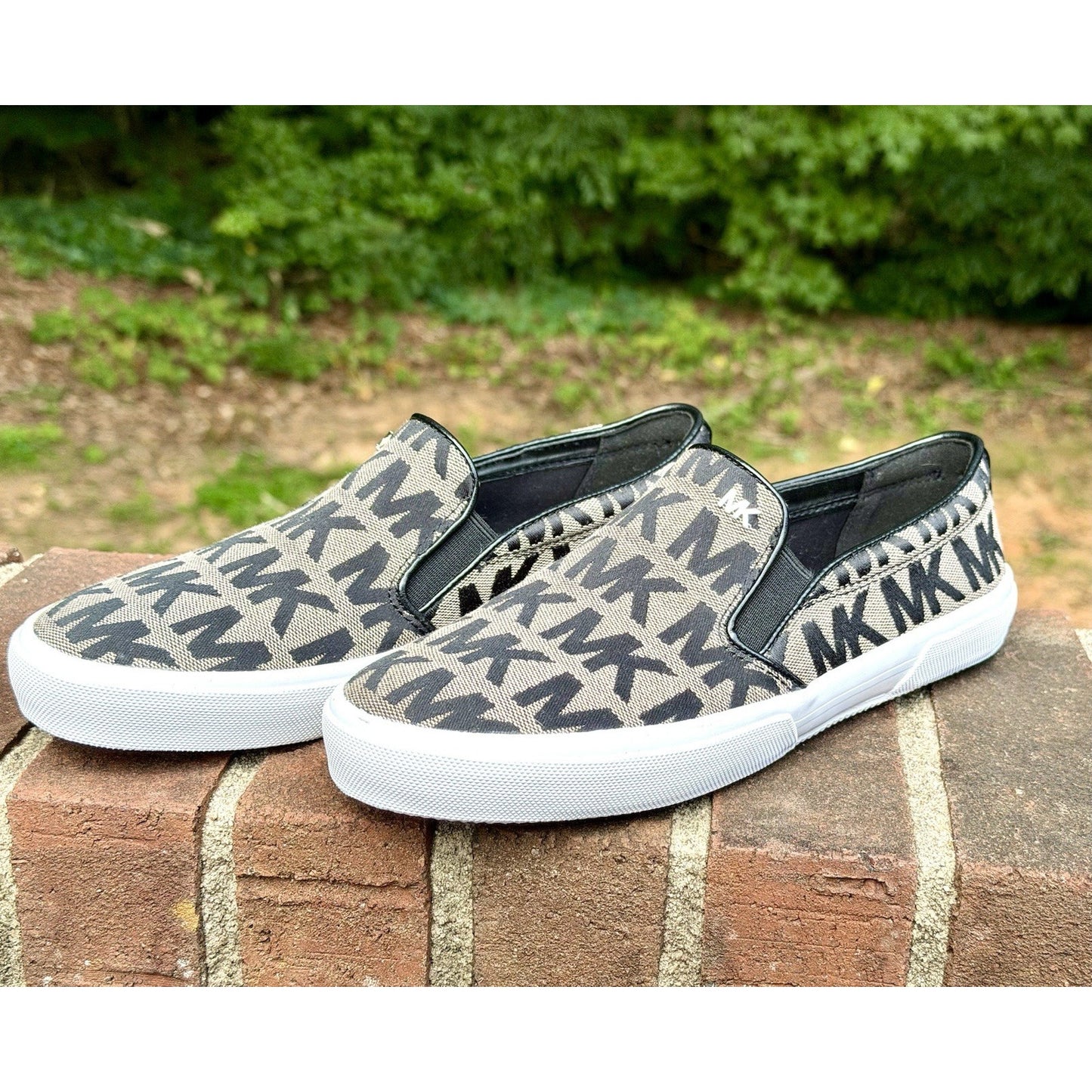 Michael Kors Keaton Women’s Slip On Sneakers Size 7 Monogram Logo NWOB