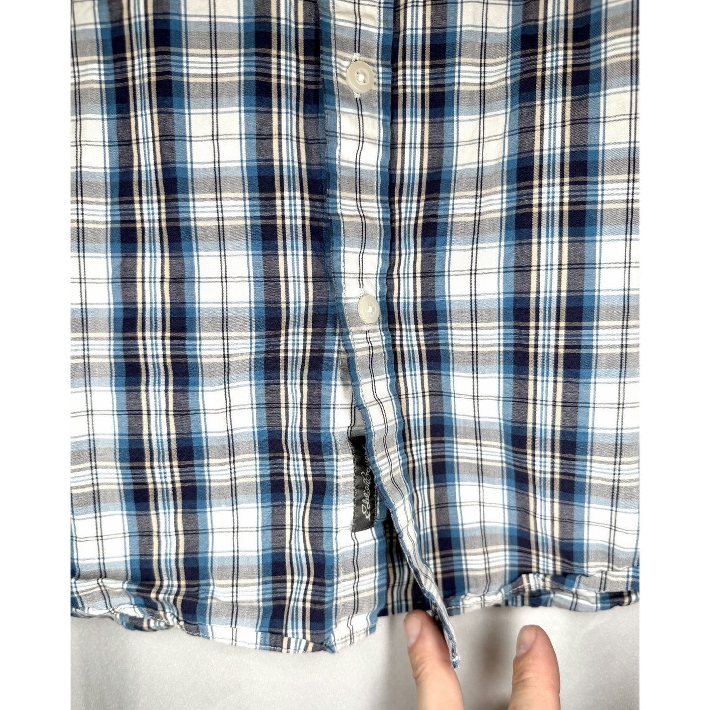 Eddie Bauer Men's Size L Classic Fit Button Down Shirt Long Sleeve Blue Plaid