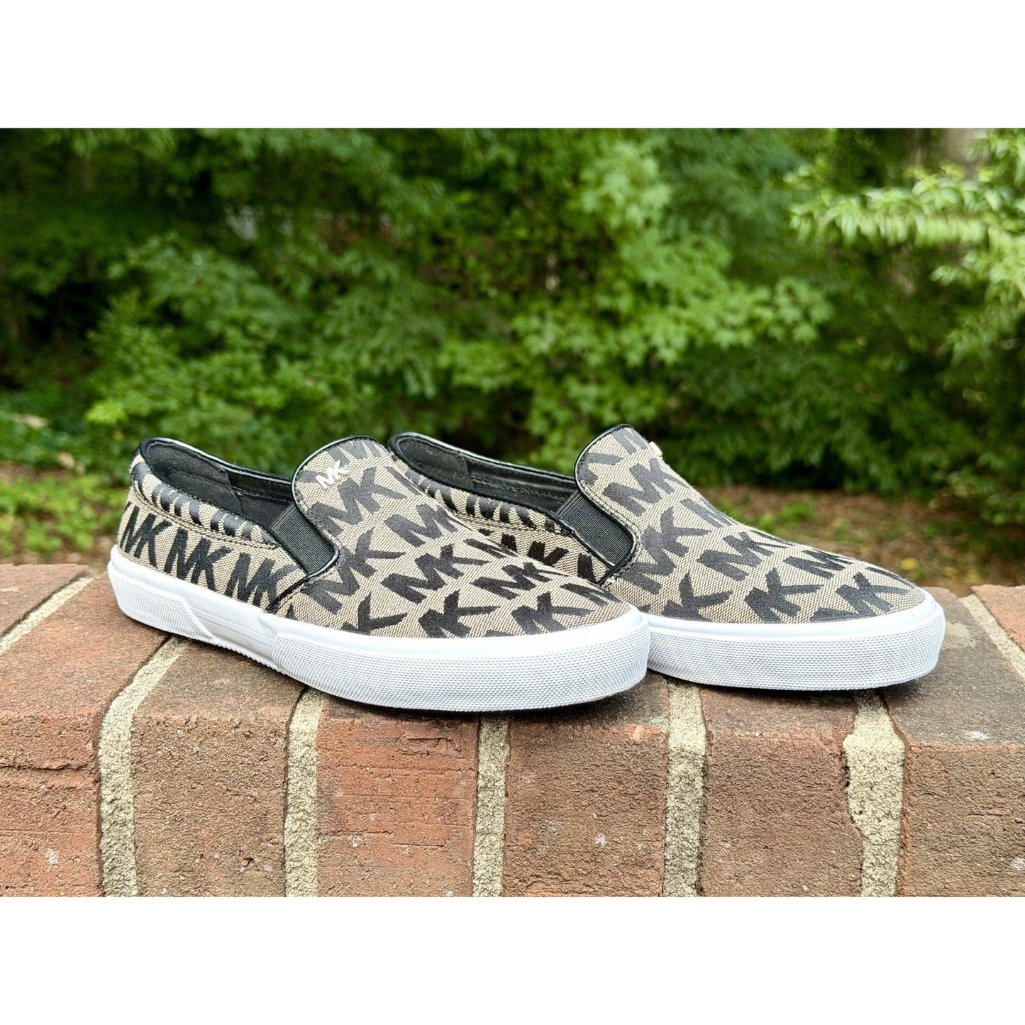 Michael Kors Keaton Women’s Slip On Sneakers Size 7 Monogram Logo NWOB