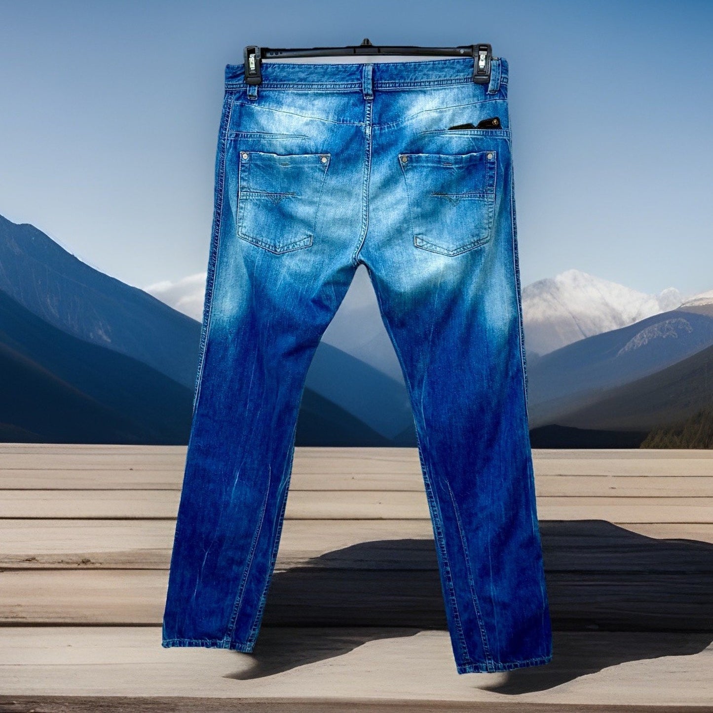 Diesel Industries DARRON 0823S Regular-Slim Tapered Fit 3D Jeans W36 L32